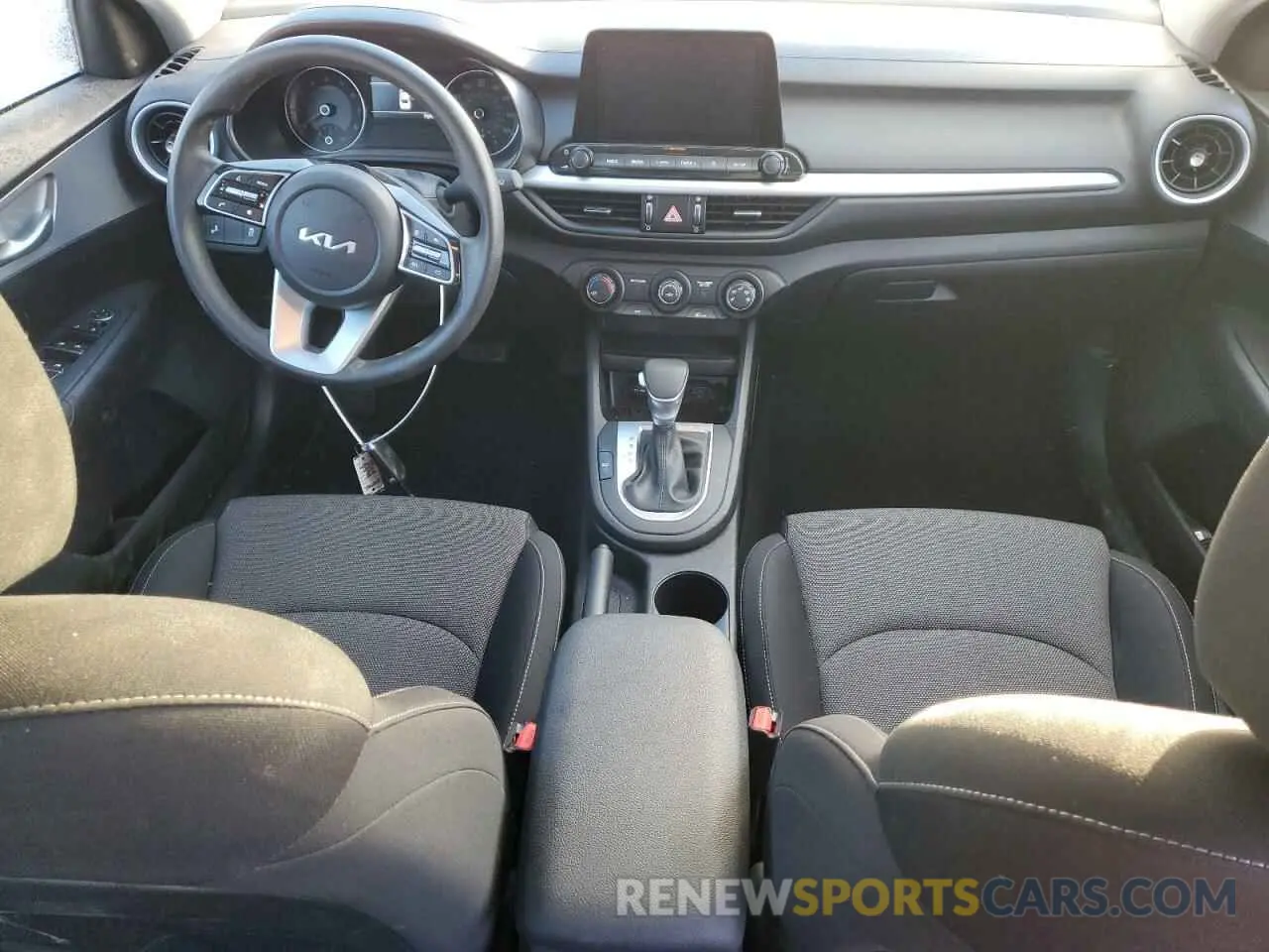 8 Фотография поврежденного автомобиля 3KPF24AD7RE803440 KIA FORTE 2024