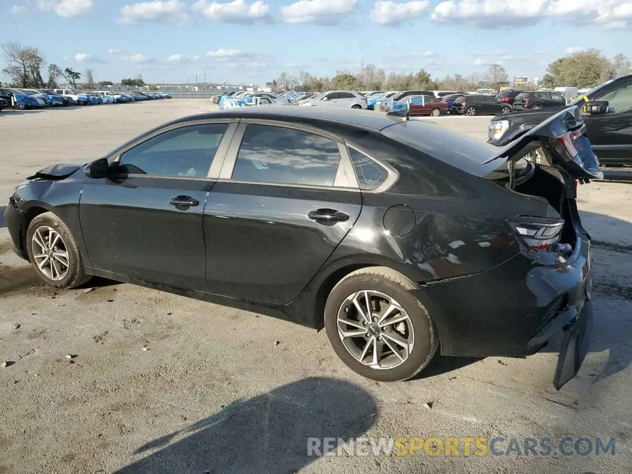 2 Фотография поврежденного автомобиля 3KPF24AD7RE825955 KIA FORTE 2024