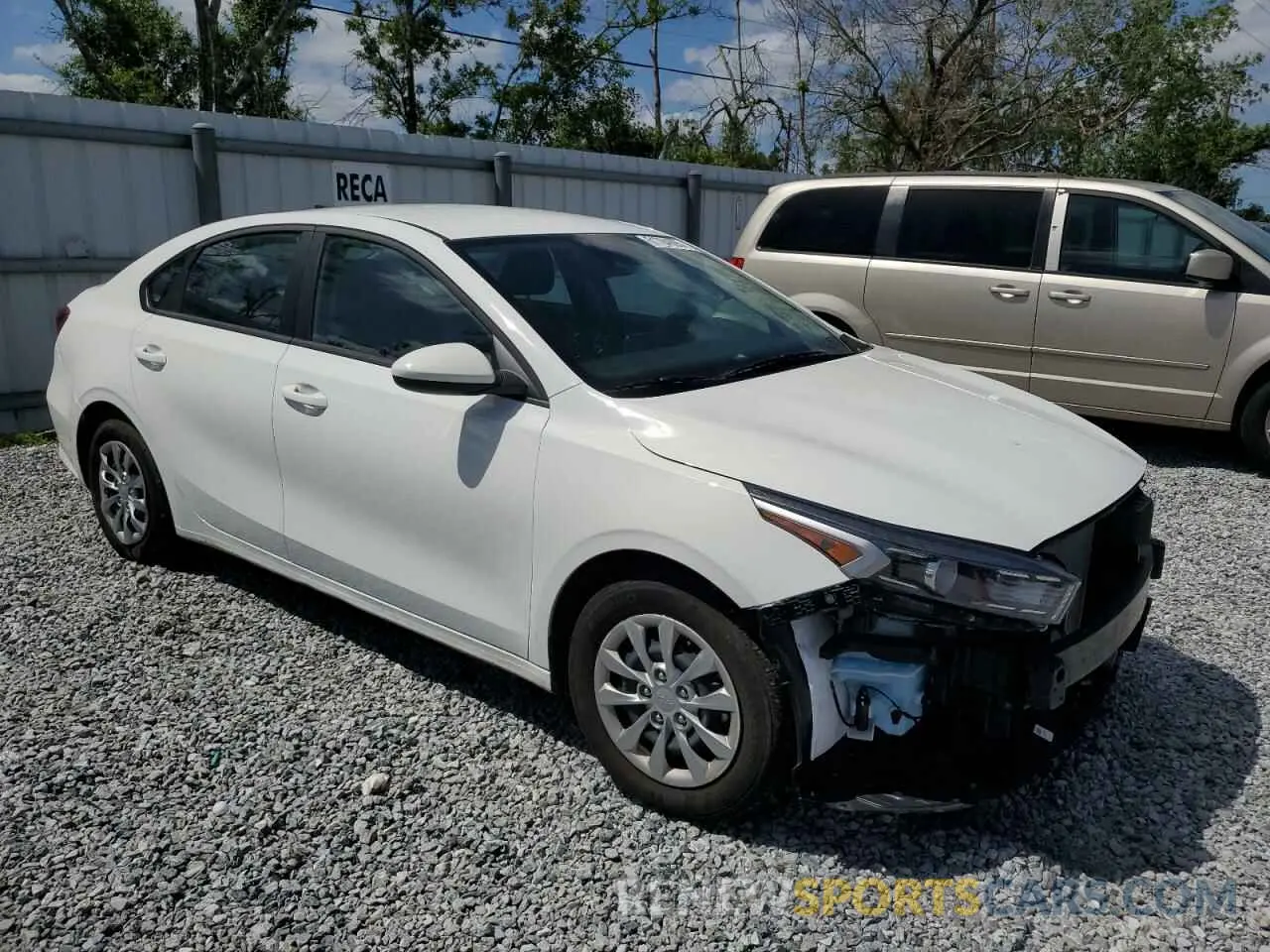 4 Фотография поврежденного автомобиля 3KPF24AD7RE827656 KIA FORTE 2024