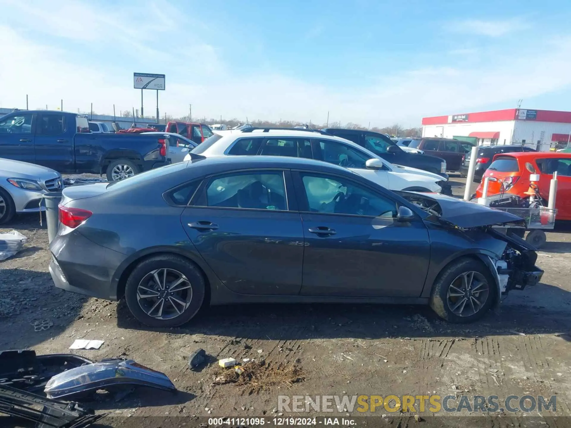 14 Photograph of a damaged car 3KPF24AD7RE829262 KIA FORTE 2024