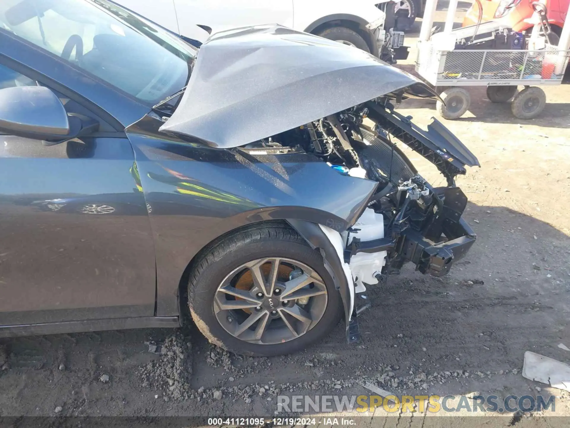 18 Photograph of a damaged car 3KPF24AD7RE829262 KIA FORTE 2024