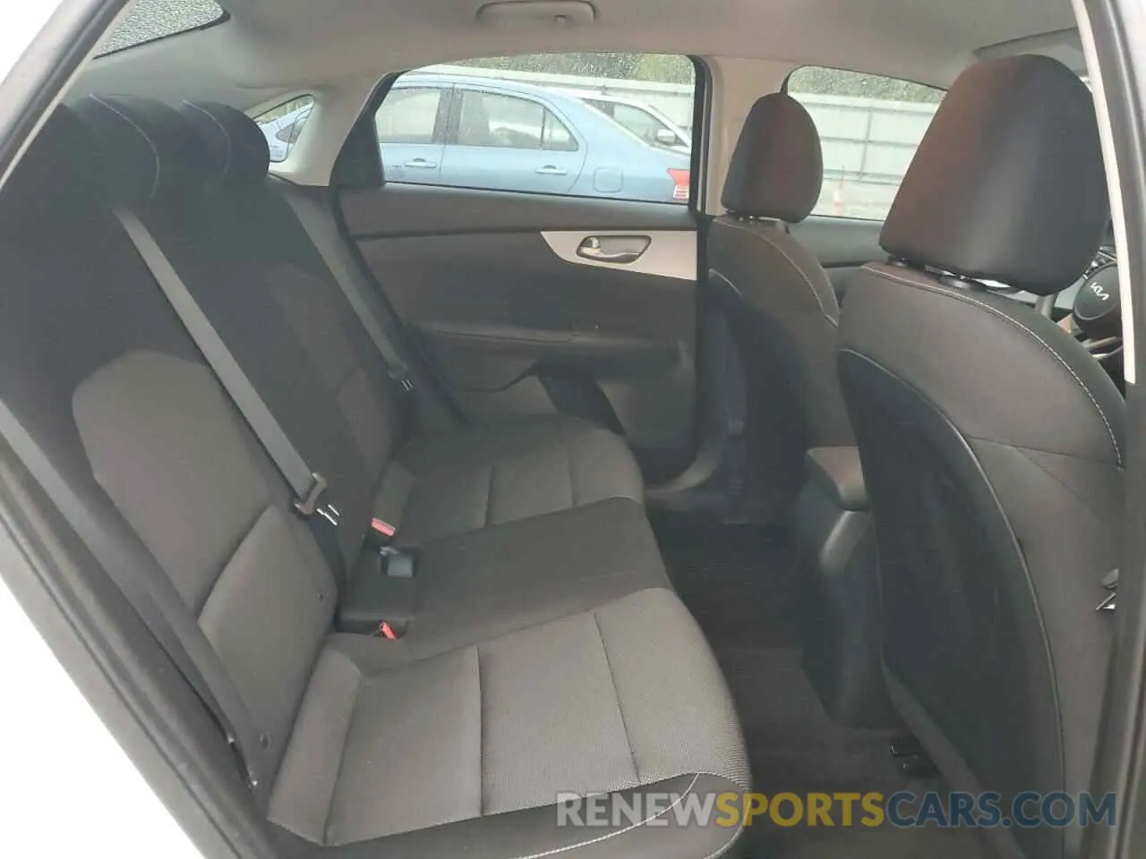 10 Фотография поврежденного автомобиля 3KPF24AD7RE841332 KIA FORTE 2024
