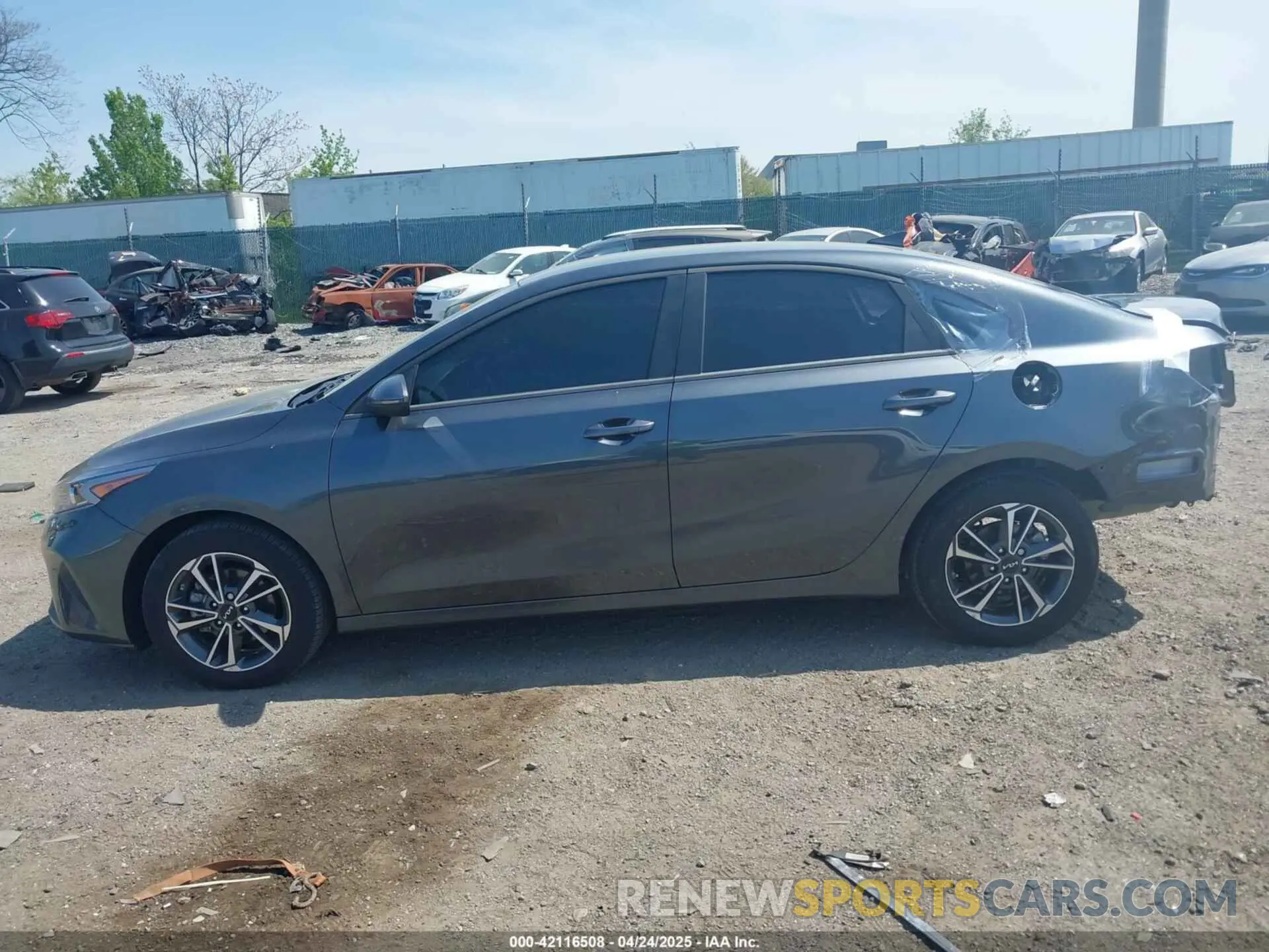 14 Фотография поврежденного автомобиля 3KPF24AD8RE762302 KIA FORTE 2024