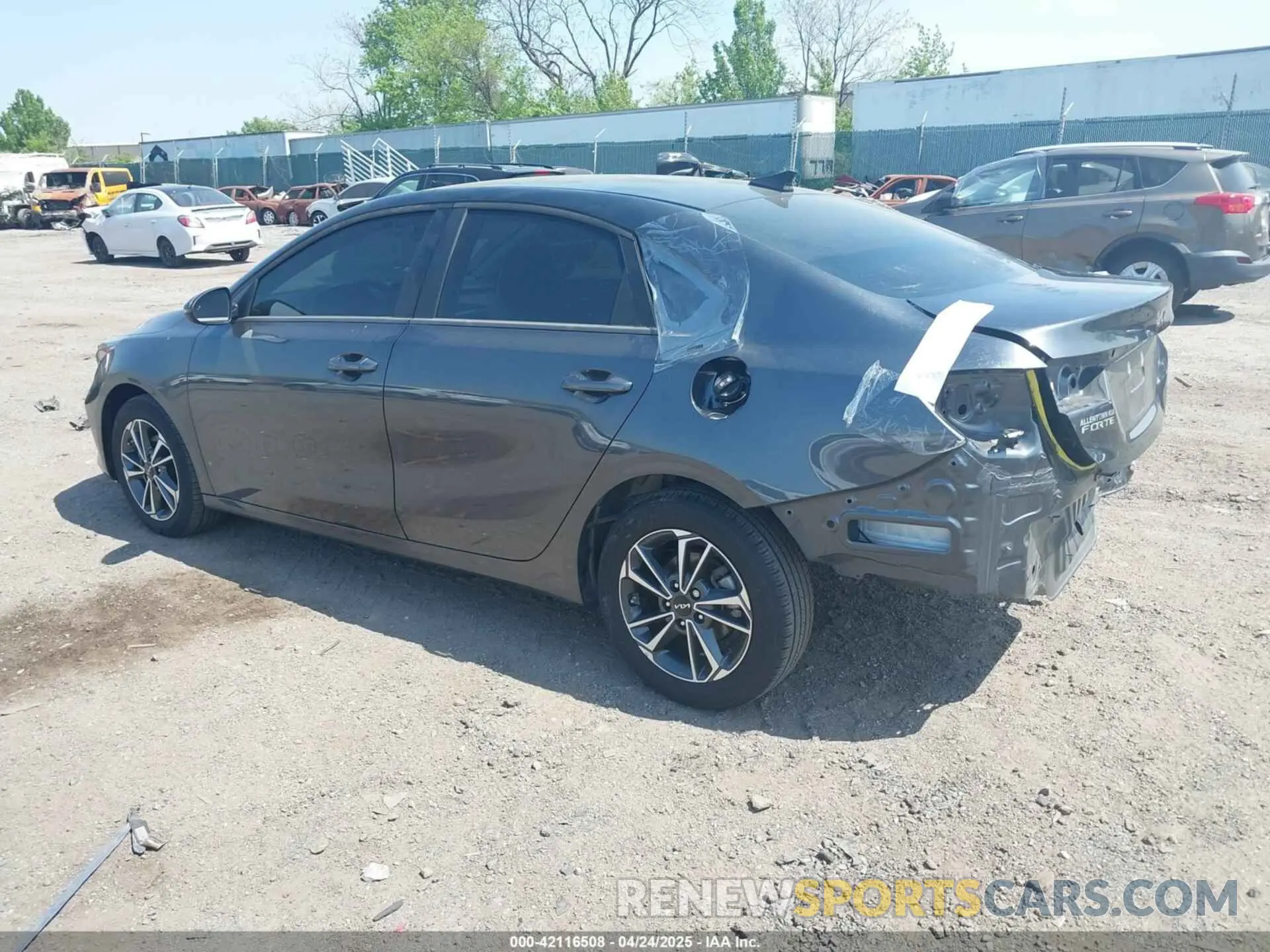 3 Фотография поврежденного автомобиля 3KPF24AD8RE762302 KIA FORTE 2024