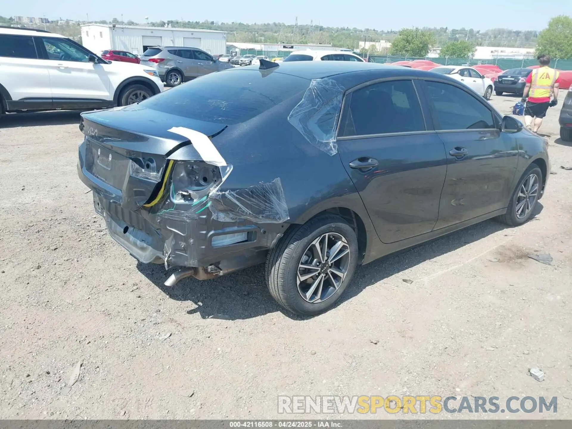 4 Фотография поврежденного автомобиля 3KPF24AD8RE762302 KIA FORTE 2024