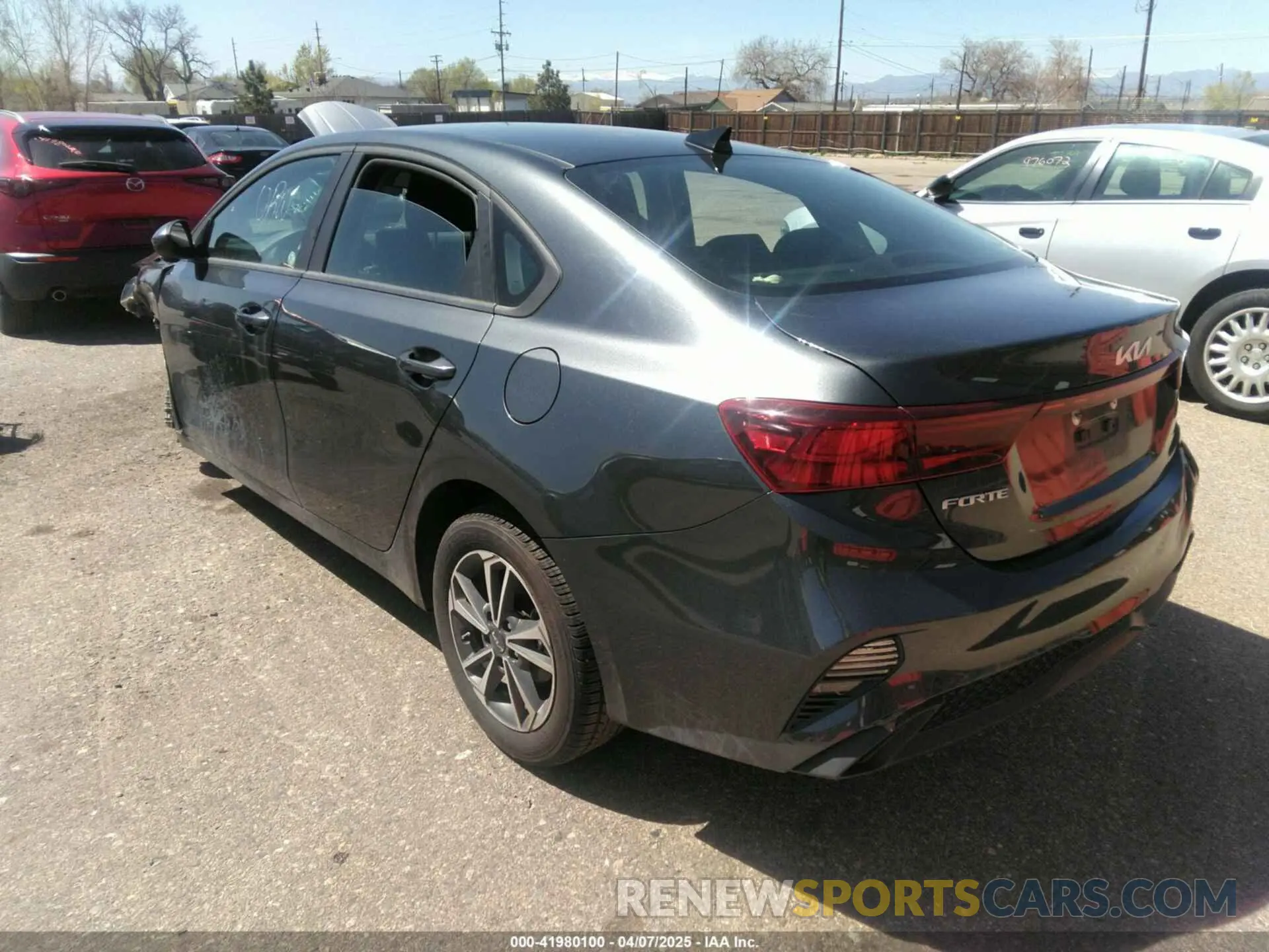 3 Фотография поврежденного автомобиля 3KPF24AD8RE768200 KIA FORTE 2024