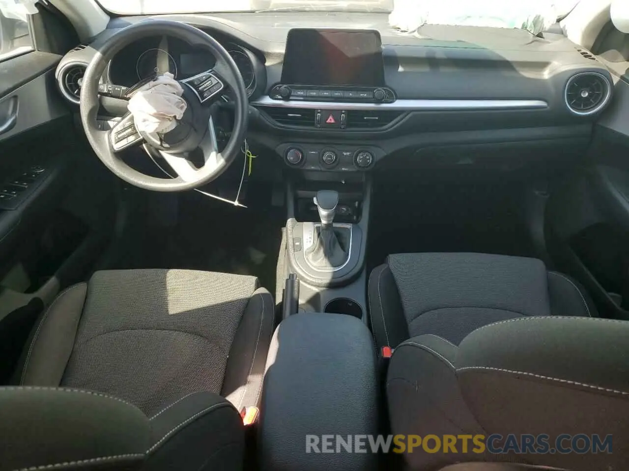 8 Фотография поврежденного автомобиля 3KPF24AD8RE773669 KIA FORTE 2024