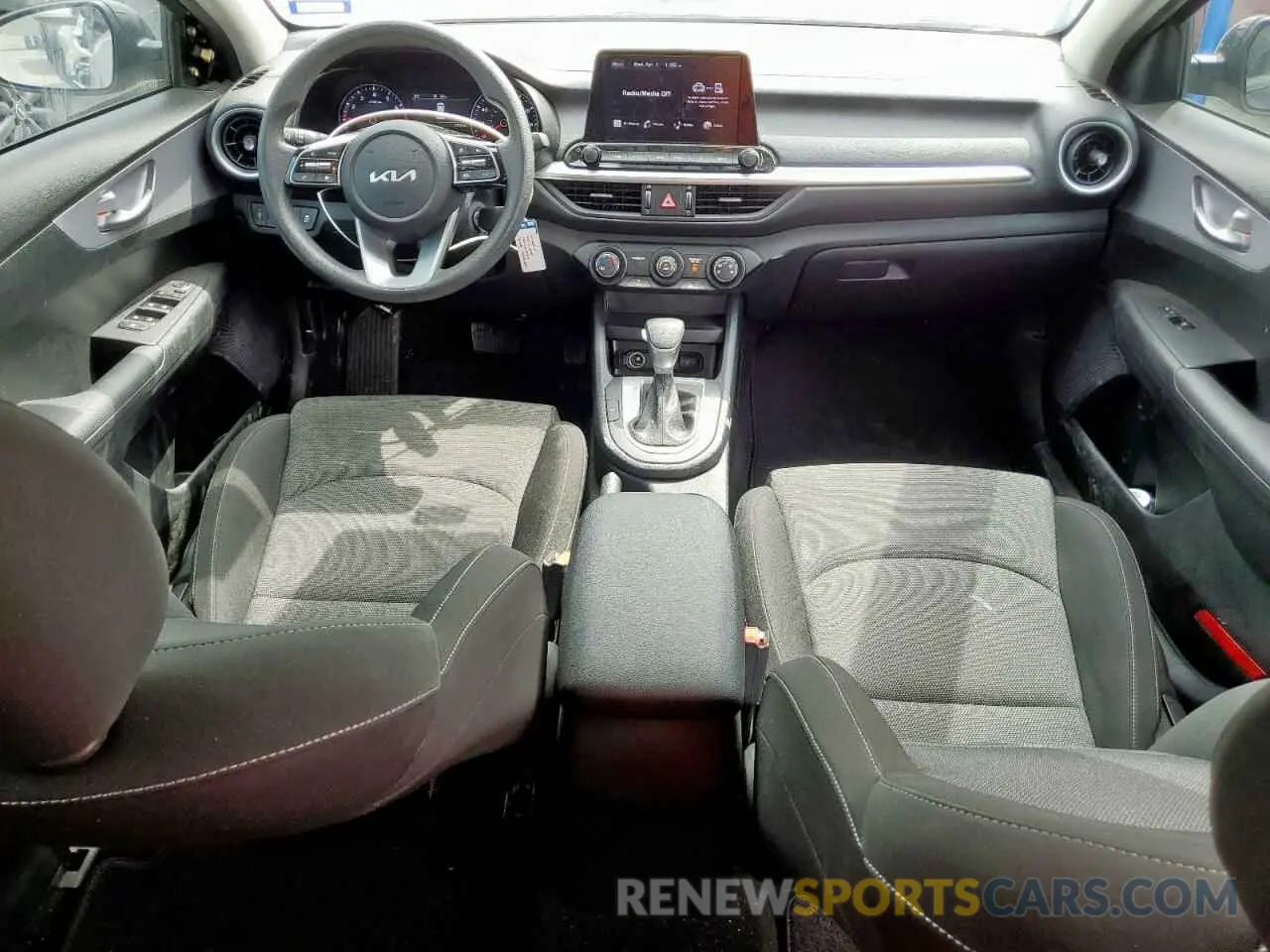 8 Фотография поврежденного автомобиля 3KPF24AD9RE726361 KIA FORTE 2024