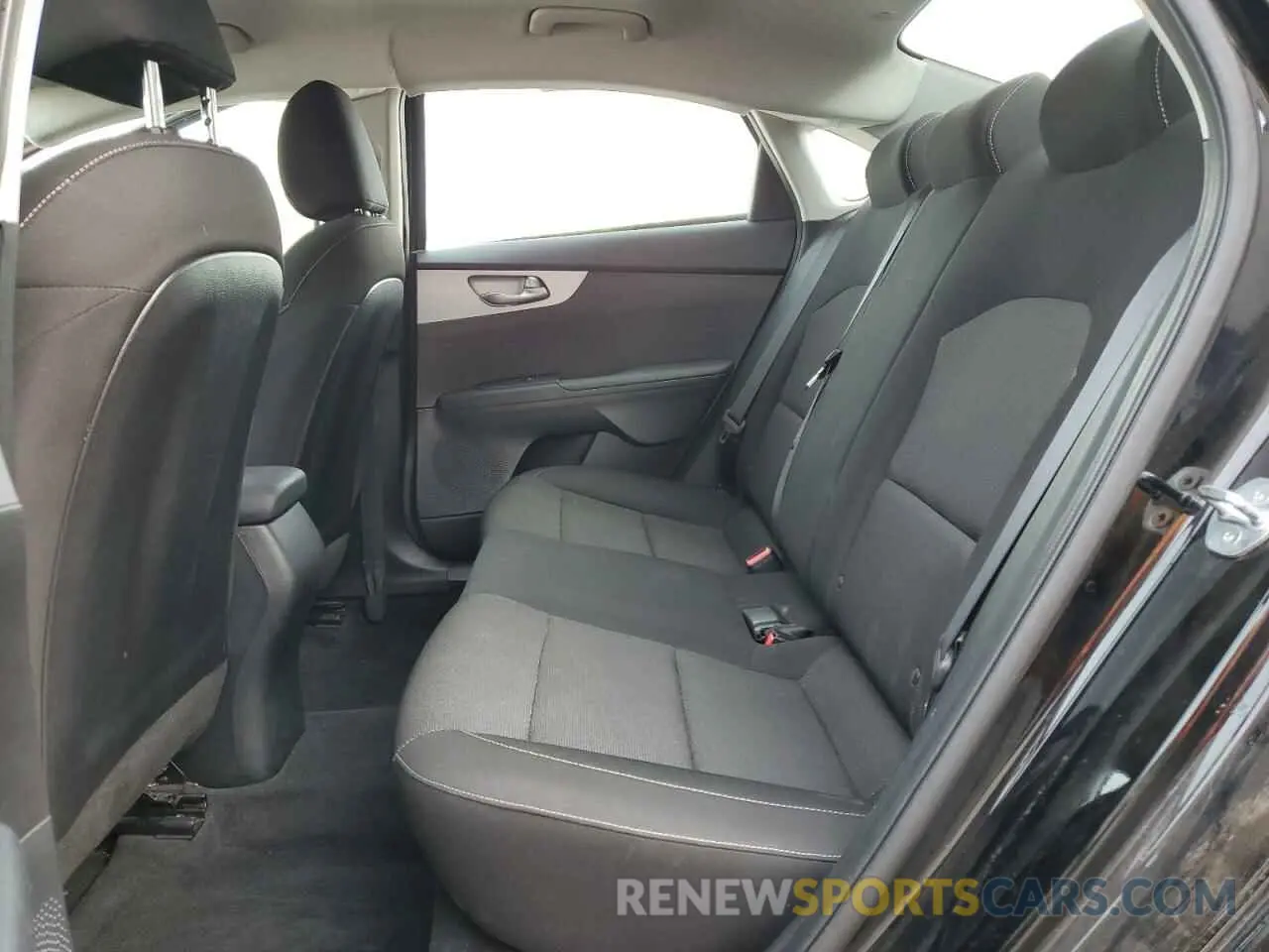 10 Фотография поврежденного автомобиля 3KPF24AD9RE741376 KIA FORTE 2024