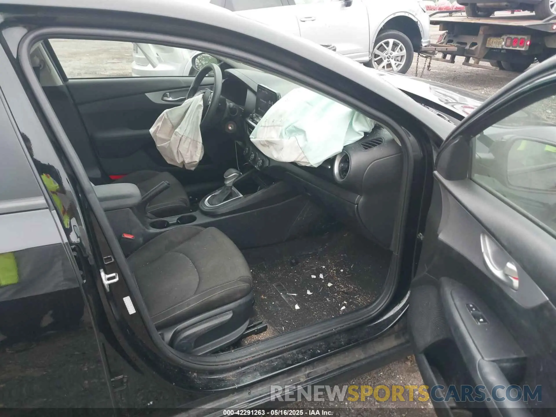 5 Фотография поврежденного автомобиля 3KPF24AD9RE742561 KIA FORTE 2024