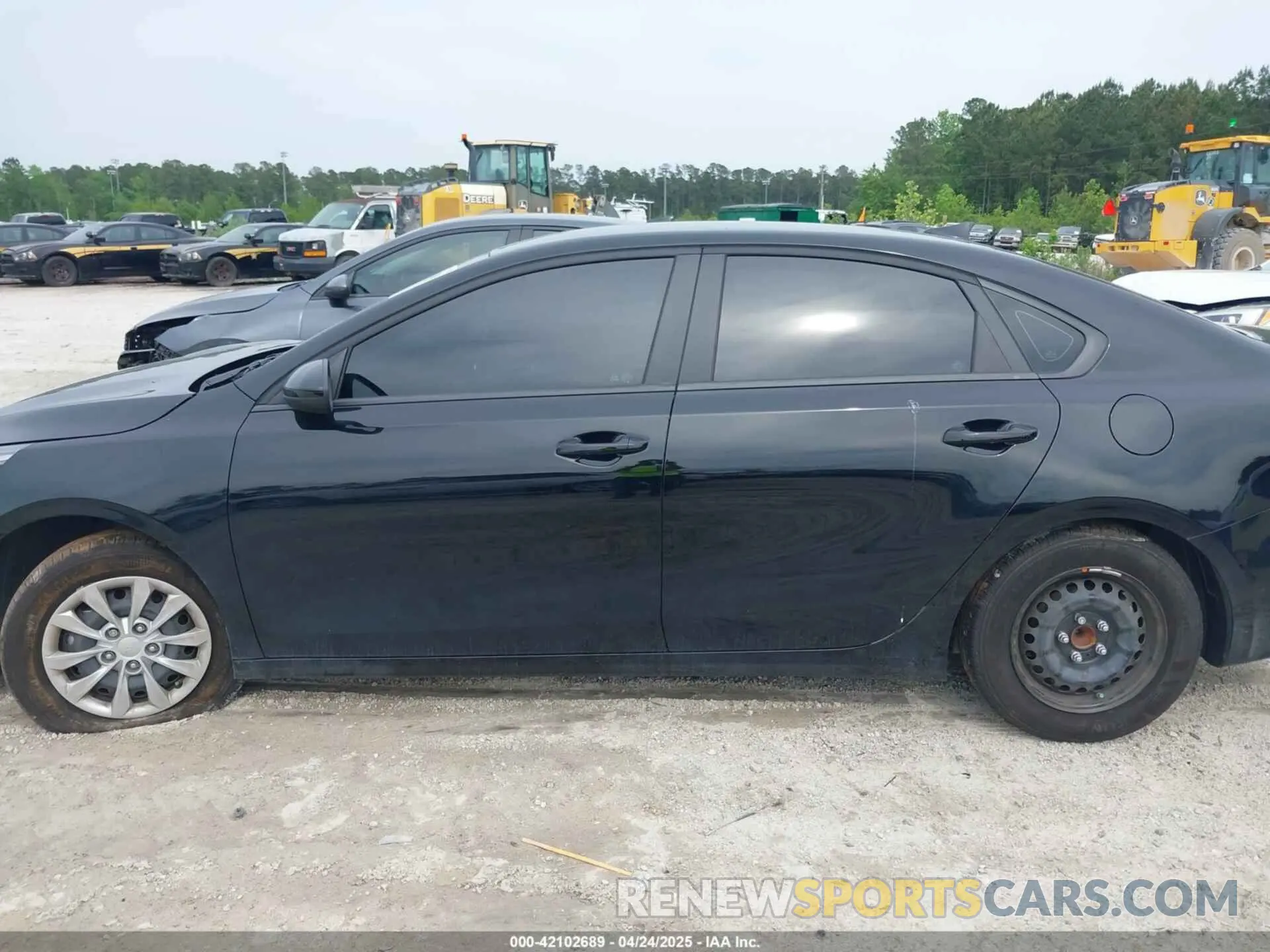 14 Photograph of a damaged car 3KPF24AD9RE788732 KIA FORTE 2024