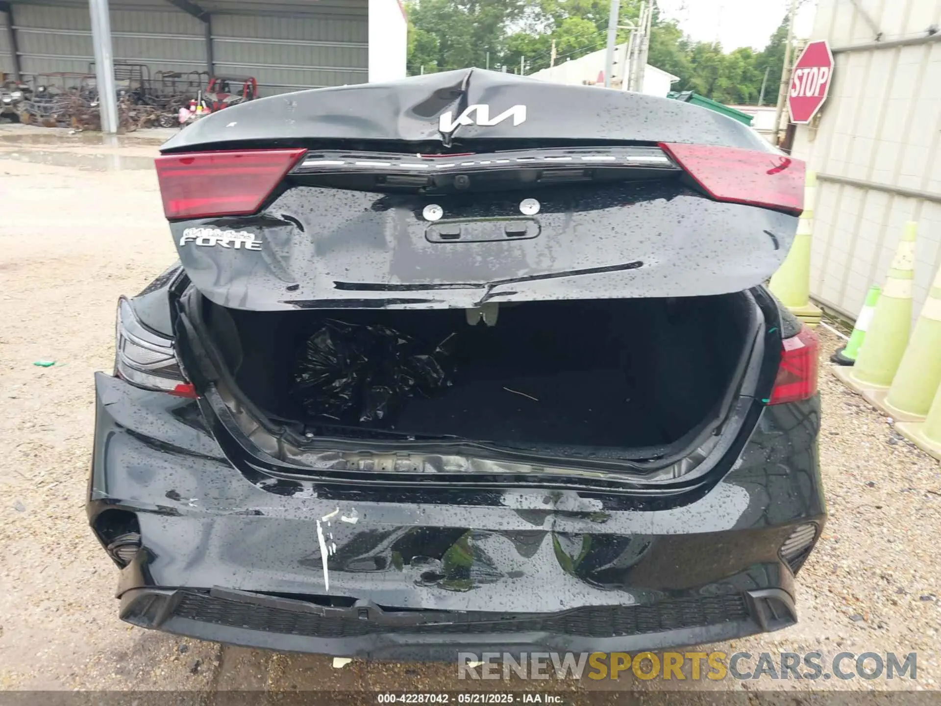 16 Photograph of a damaged car 3KPF24AD9RE795261 KIA FORTE 2024