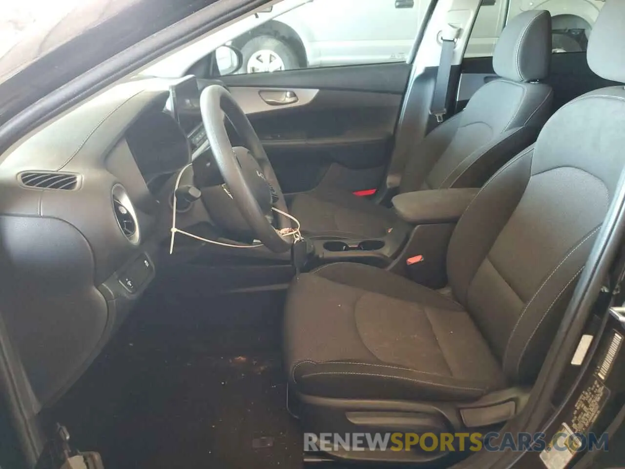 7 Photograph of a damaged car 3KPF24AD9RE812057 KIA FORTE 2024
