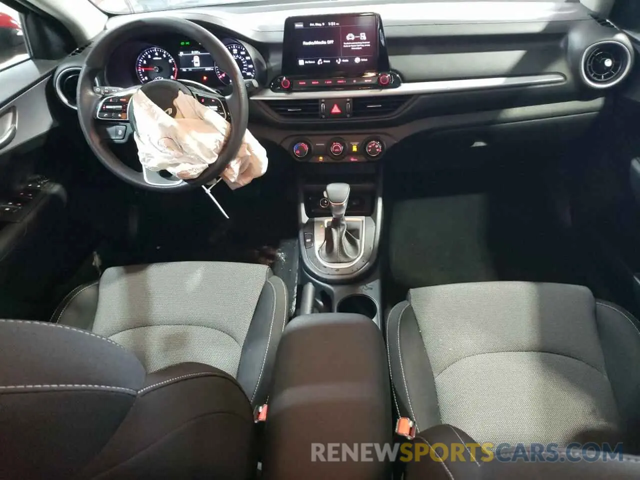 8 Фотография поврежденного автомобиля 3KPF24AD9RE816979 KIA FORTE 2024