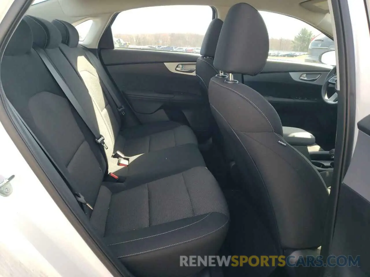 10 Фотография поврежденного автомобиля 3KPF24AD9RE822376 KIA FORTE 2024