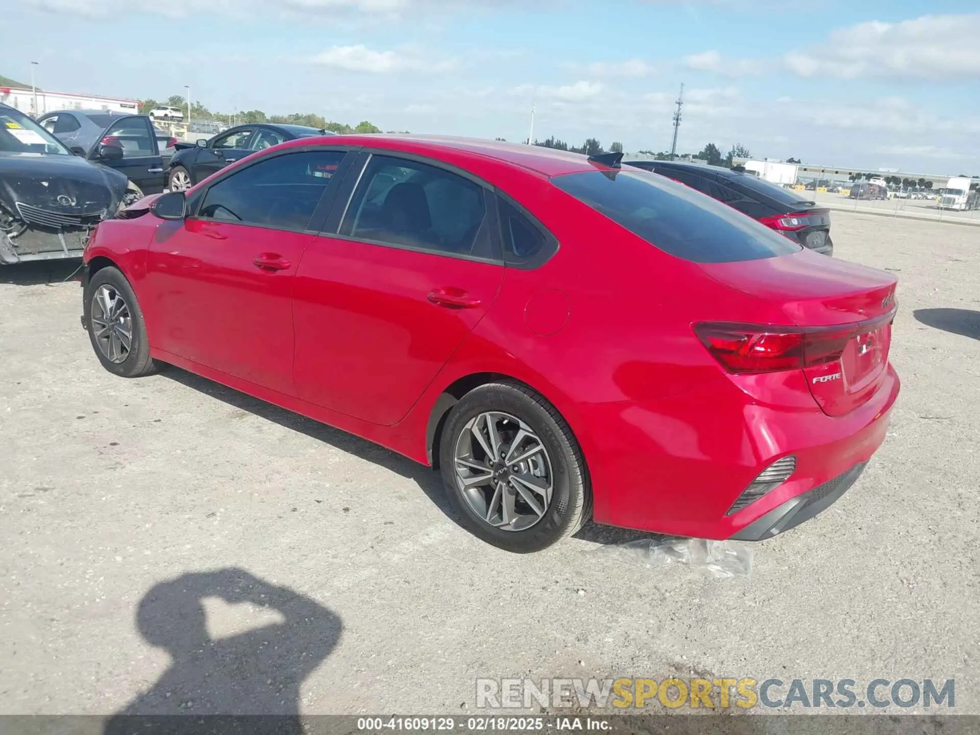 3 Фотография поврежденного автомобиля 3KPF24AD9RE827089 KIA FORTE 2024