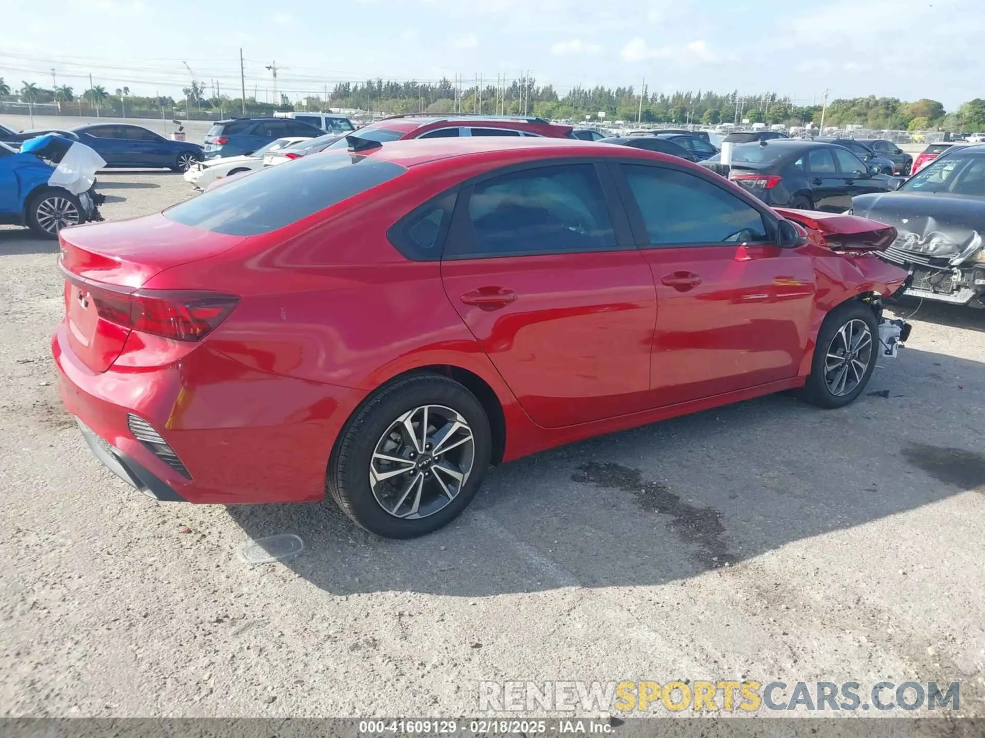 4 Фотография поврежденного автомобиля 3KPF24AD9RE827089 KIA FORTE 2024