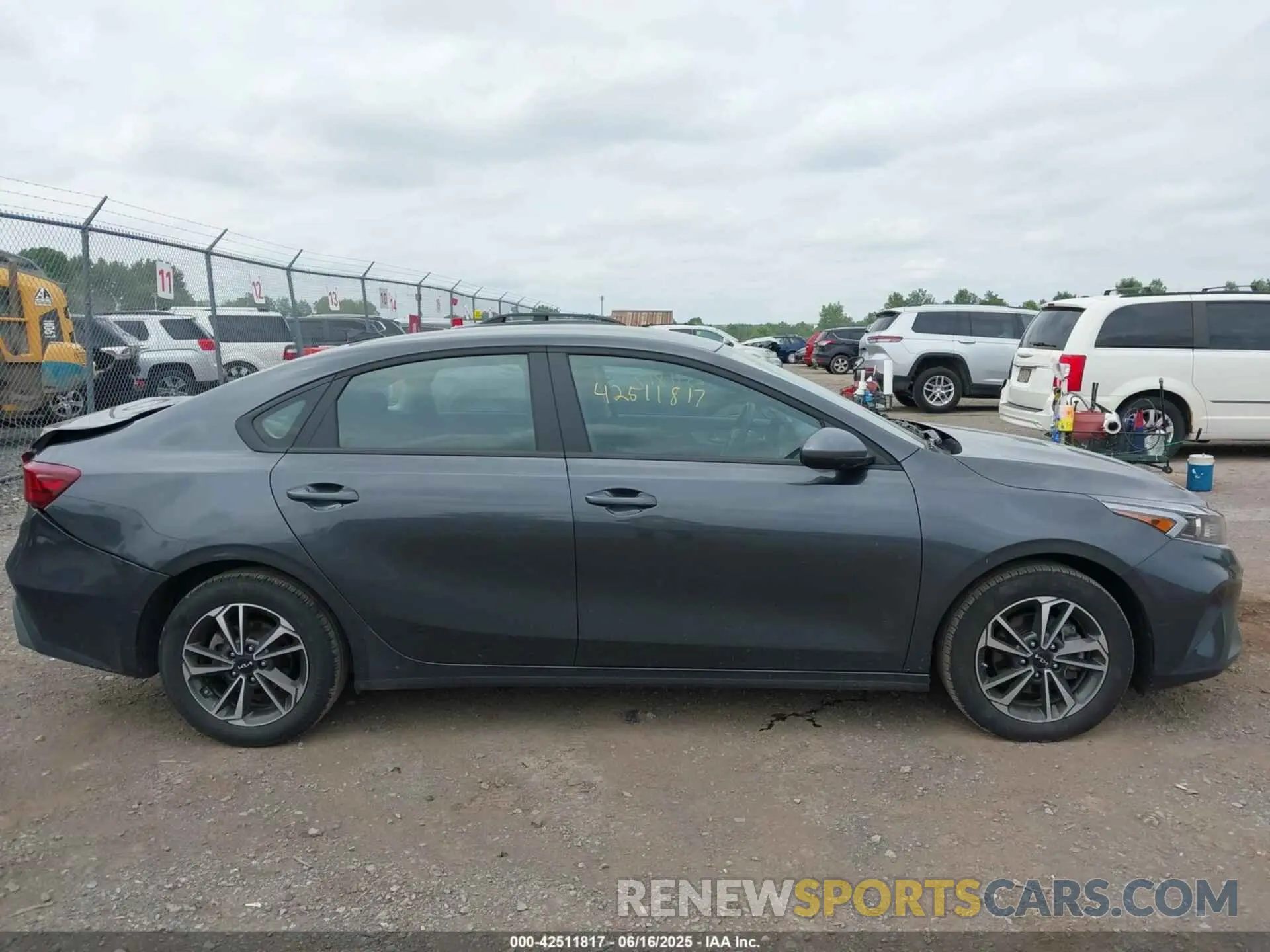 13 Фотография поврежденного автомобиля 3KPF24AD9RE830185 KIA FORTE 2024