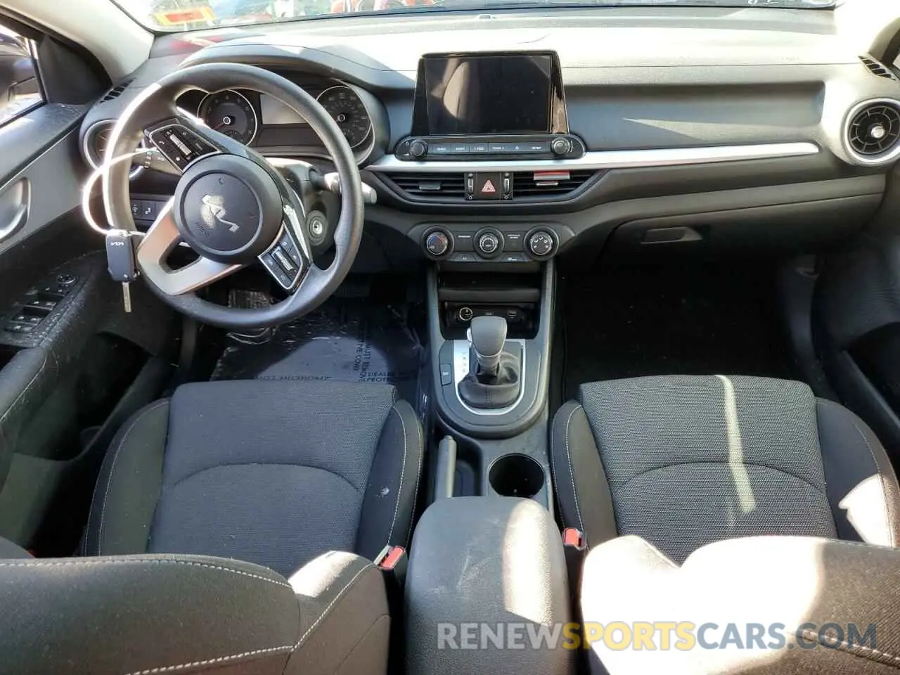 8 Фотография поврежденного автомобиля 3KPF24AD9RE830977 KIA FORTE 2024