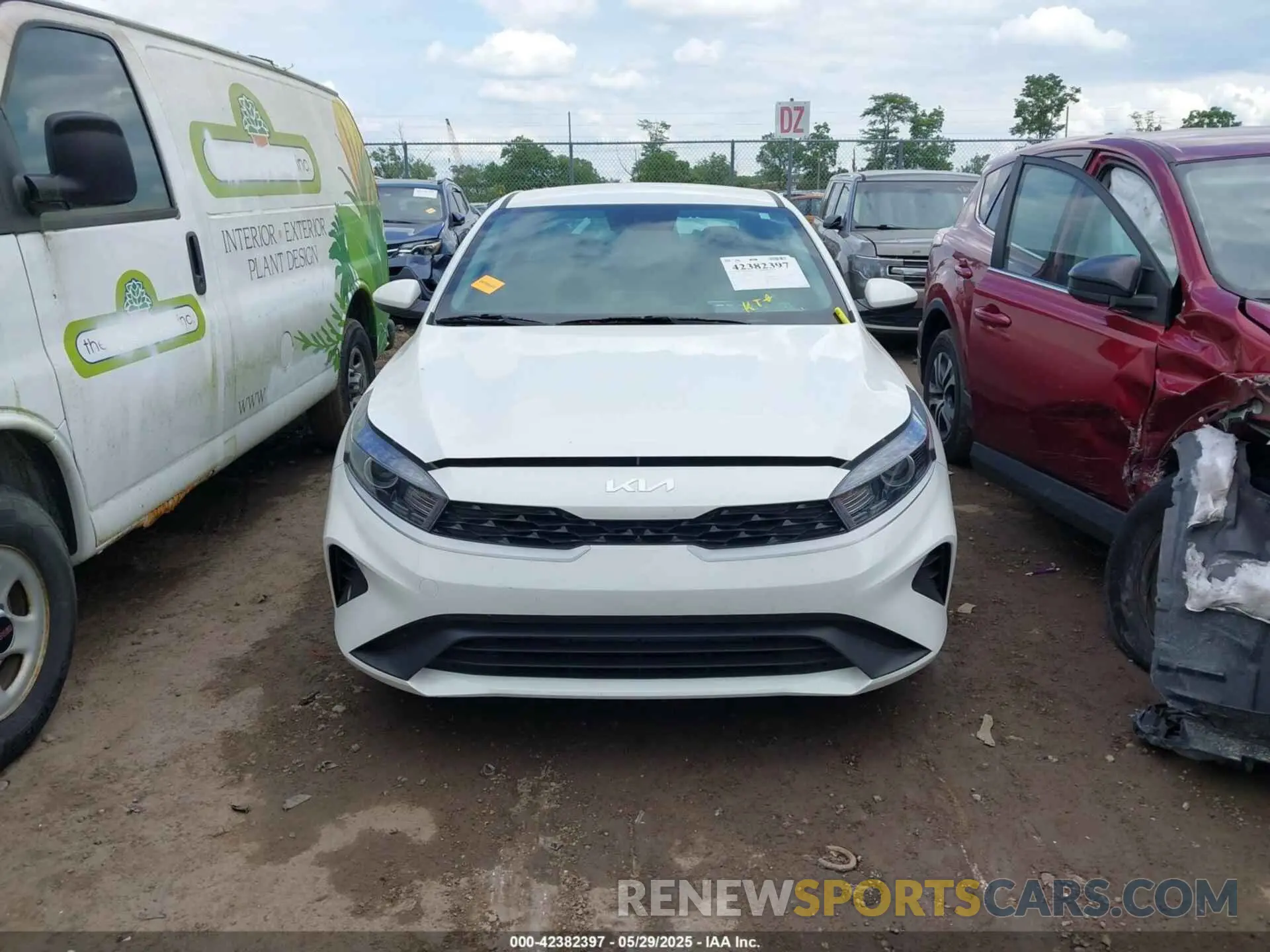 12 Photograph of a damaged car 3KPF24ADXRE702151 KIA FORTE 2024