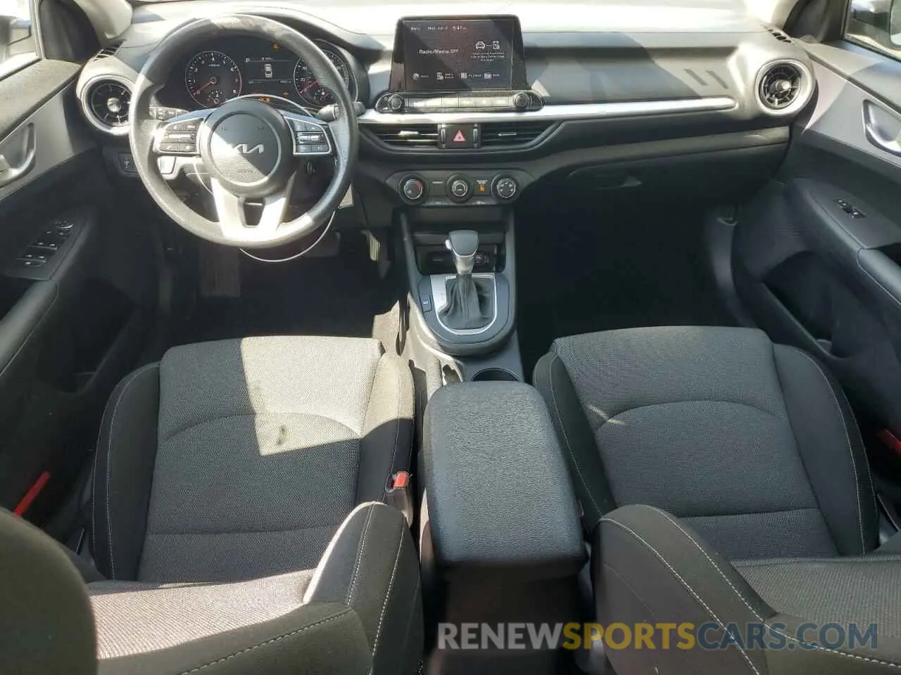 8 Фотография поврежденного автомобиля 3KPF24ADXRE720813 KIA FORTE 2024