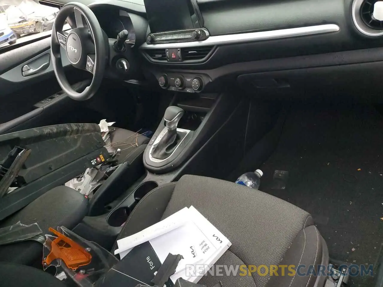 8 Photograph of a damaged car 3KPF24ADXRE728538 KIA FORTE 2024
