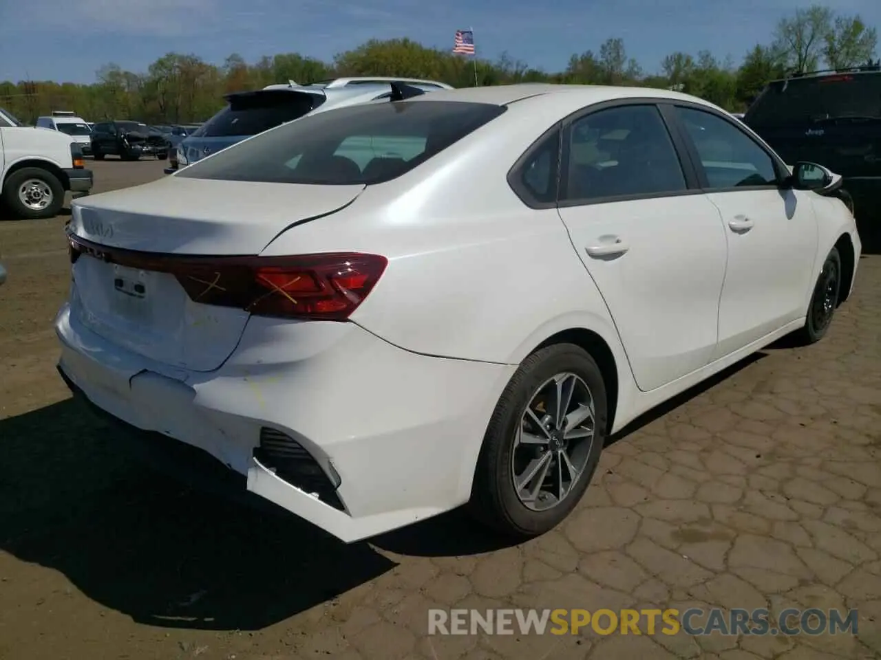 3 Фотография поврежденного автомобиля 3KPF24ADXRE732458 KIA FORTE 2024
