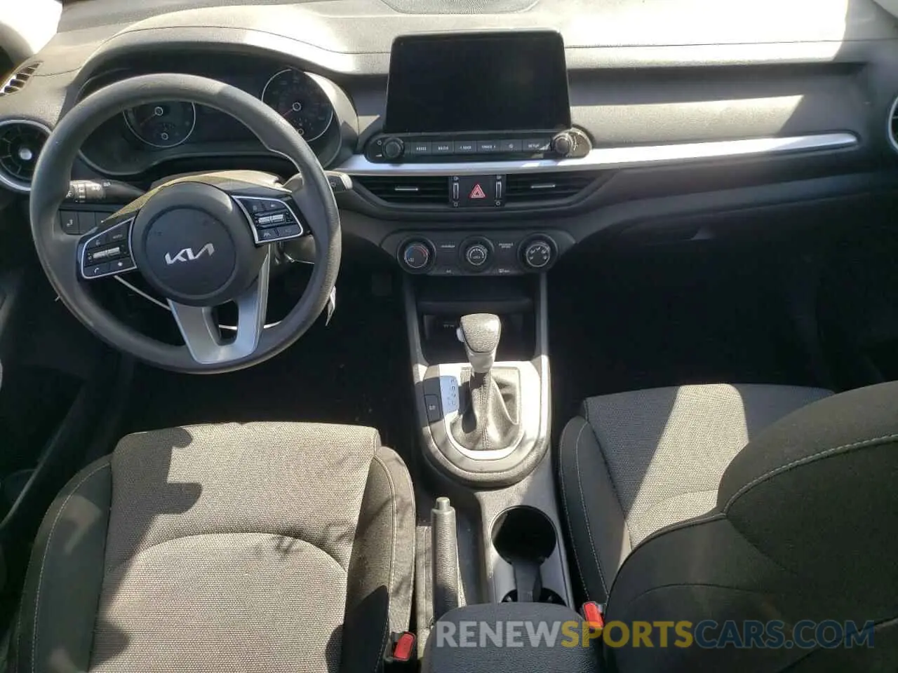 8 Фотография поврежденного автомобиля 3KPF24ADXRE732458 KIA FORTE 2024
