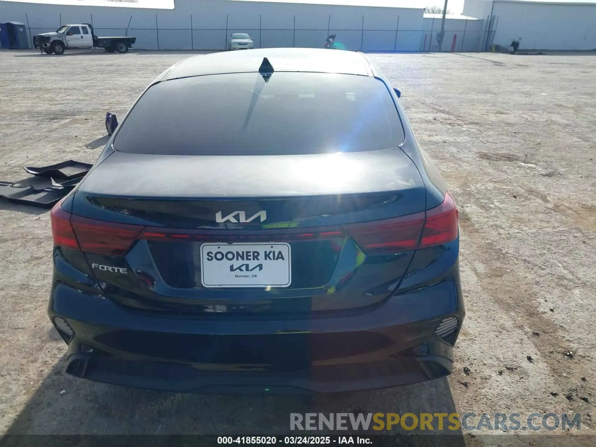 16 Photograph of a damaged car 3KPF24ADXRE759482 KIA FORTE 2024