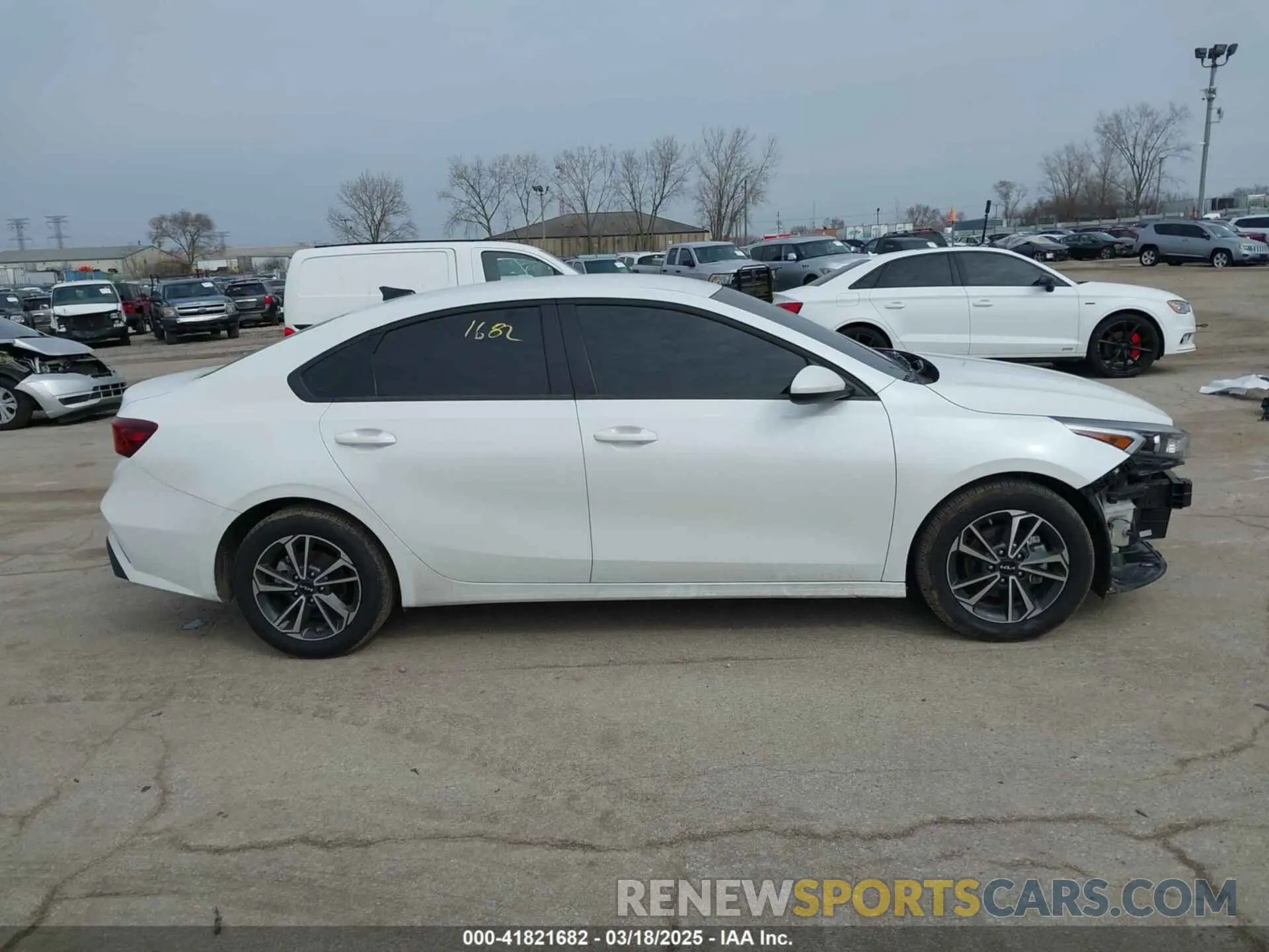 14 Photograph of a damaged car 3KPF24ADXRE784060 KIA FORTE 2024