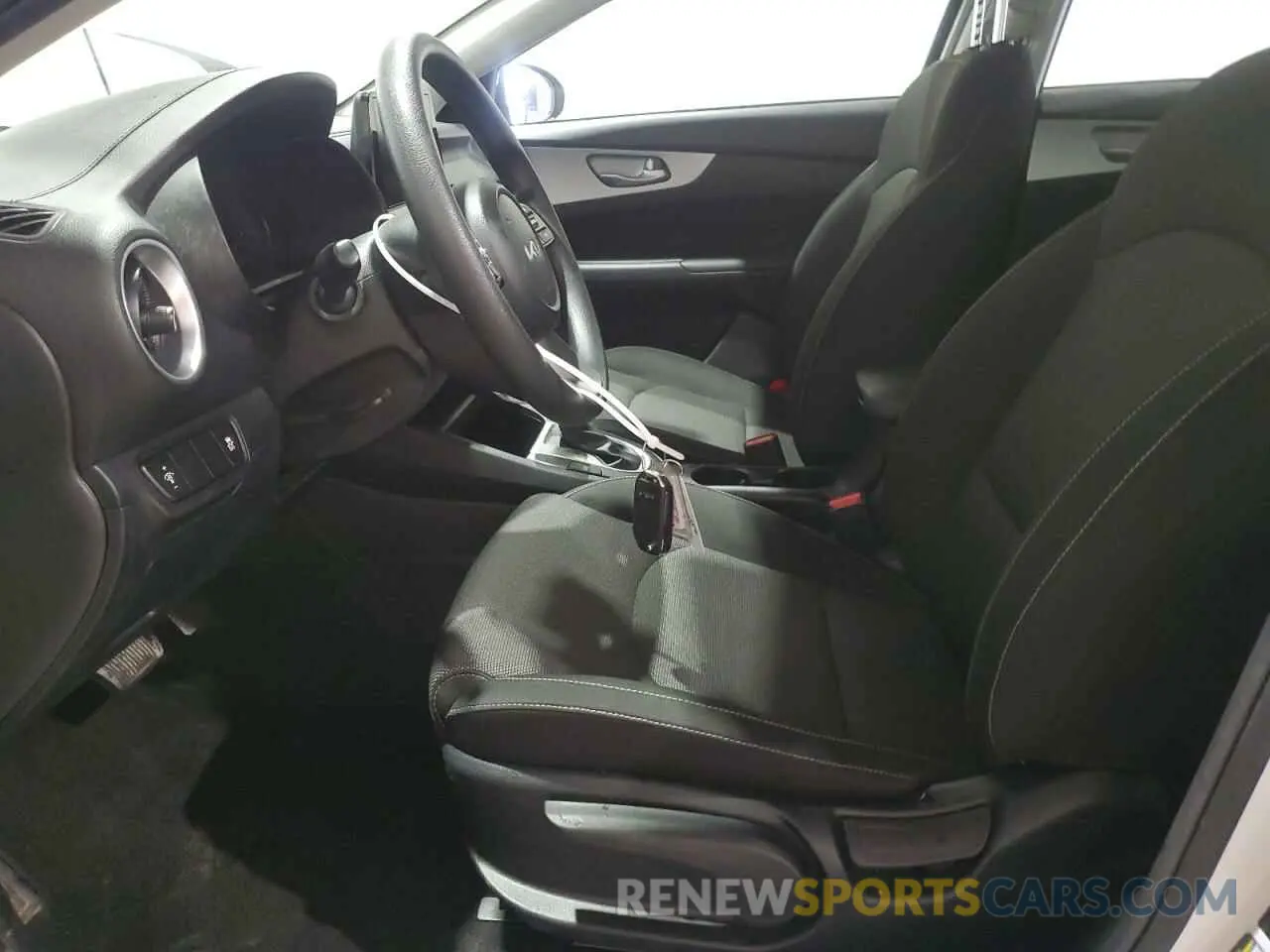 7 Фотография поврежденного автомобиля 3KPF24ADXRE787007 KIA FORTE 2024