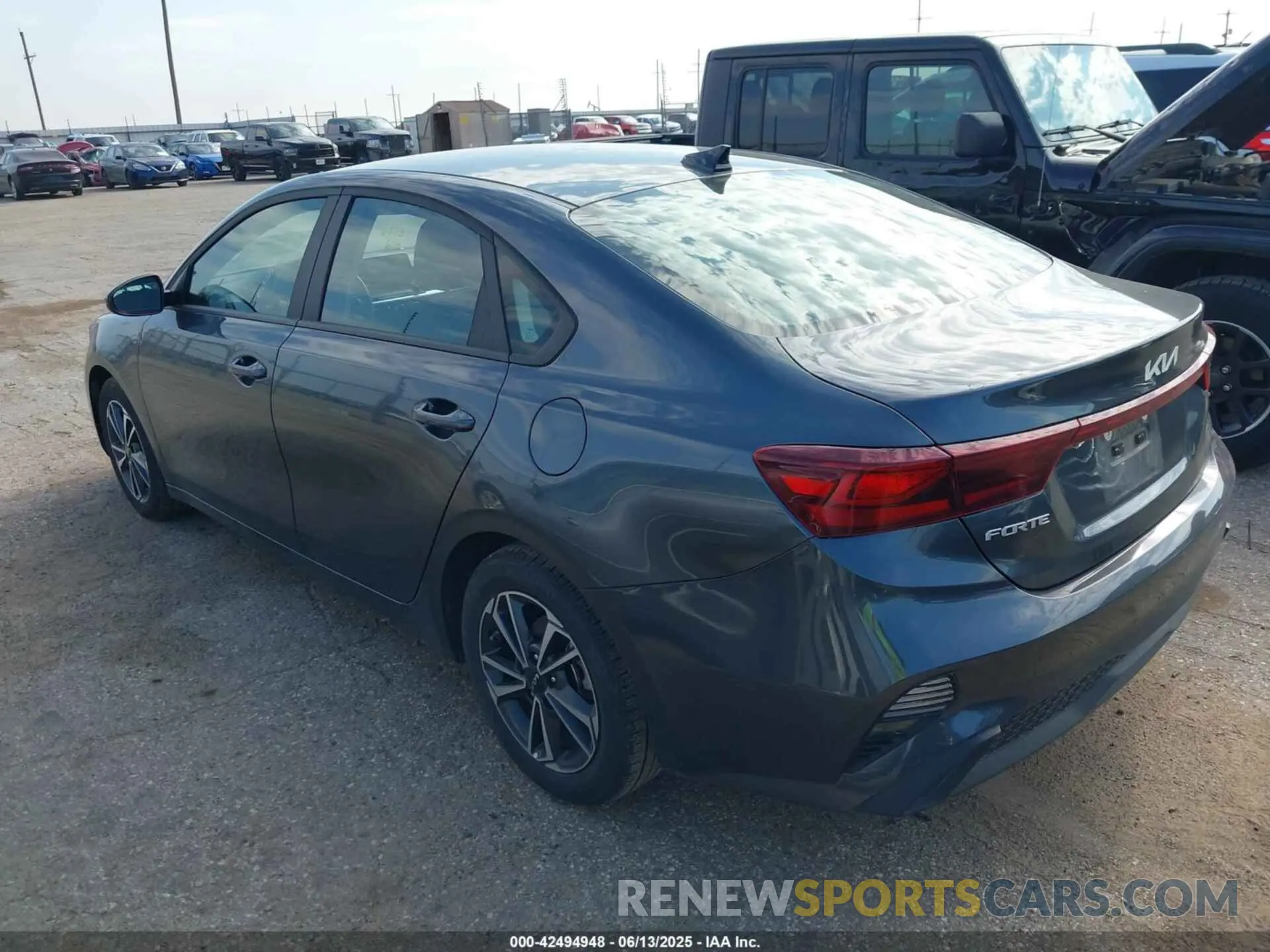 3 Photograph of a damaged car 3KPF24ADXRE795978 KIA FORTE 2024