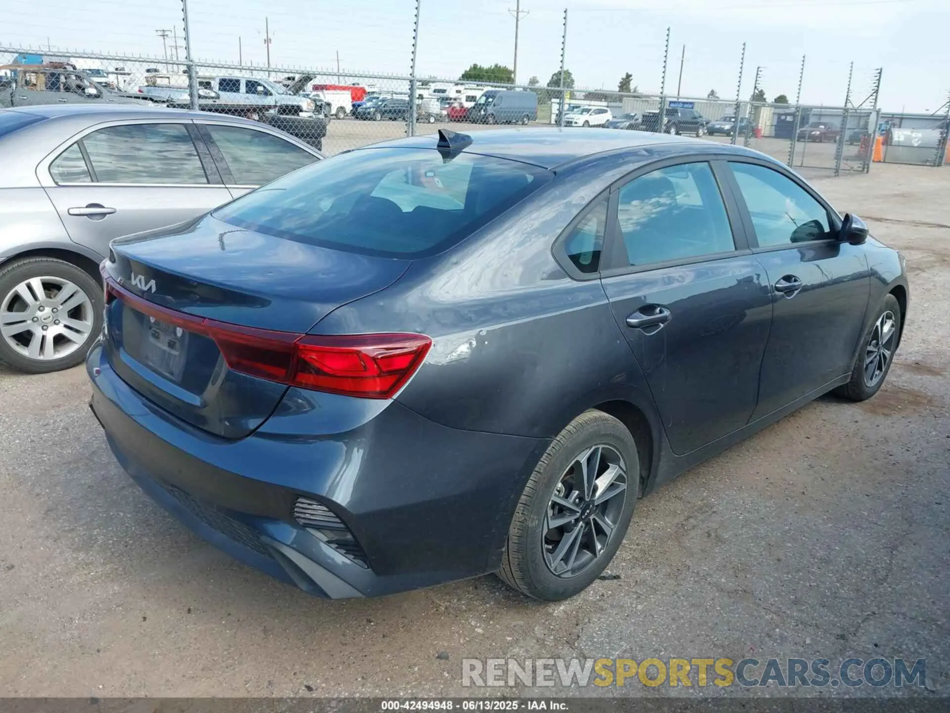 4 Photograph of a damaged car 3KPF24ADXRE795978 KIA FORTE 2024