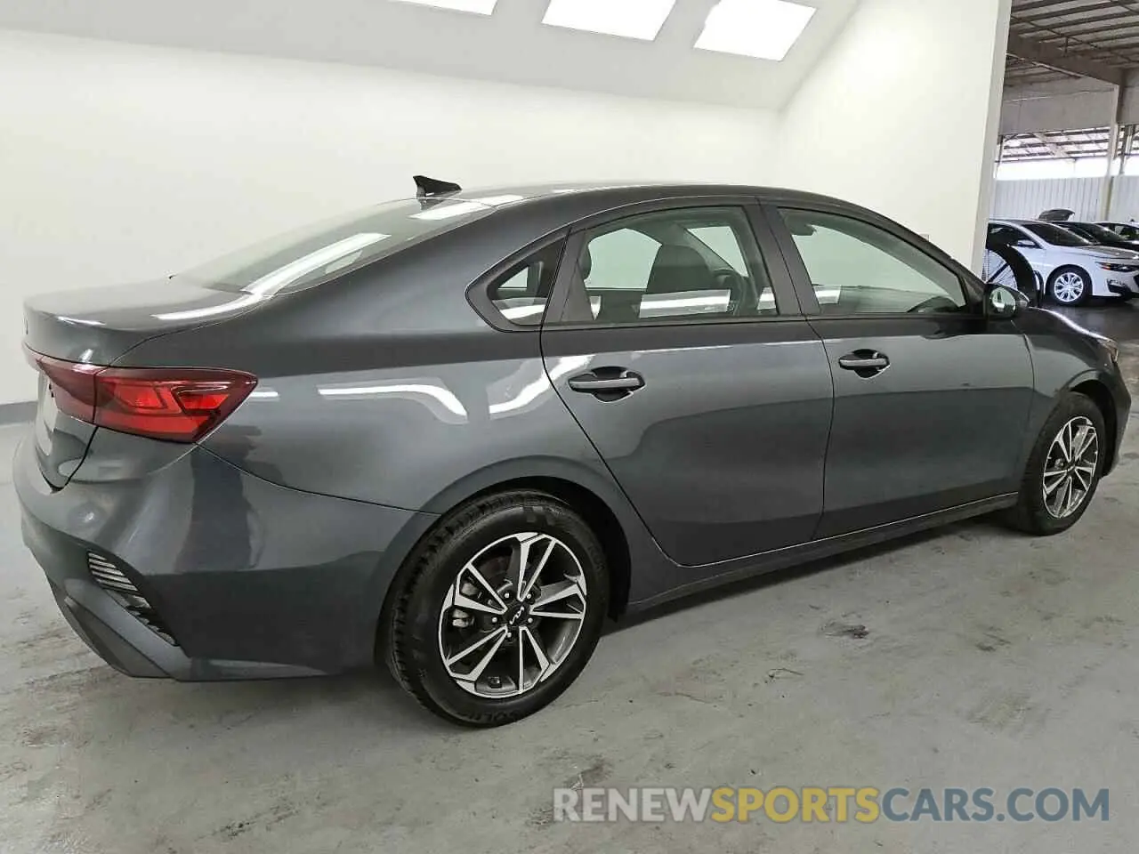 3 Фотография поврежденного автомобиля 3KPF24ADXRE799092 KIA FORTE 2024