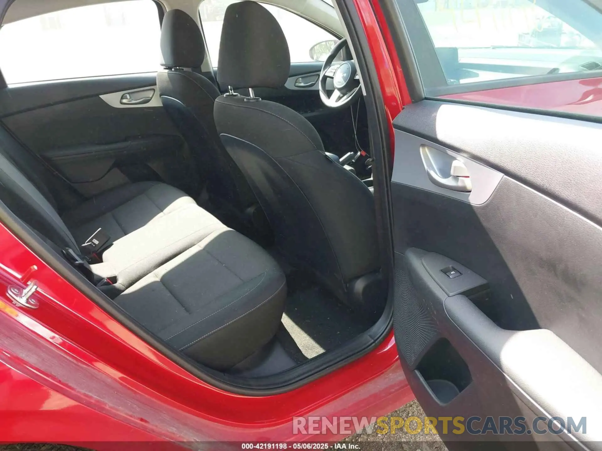 8 Фотография поврежденного автомобиля 3KPF24ADXRE821351 KIA FORTE 2024
