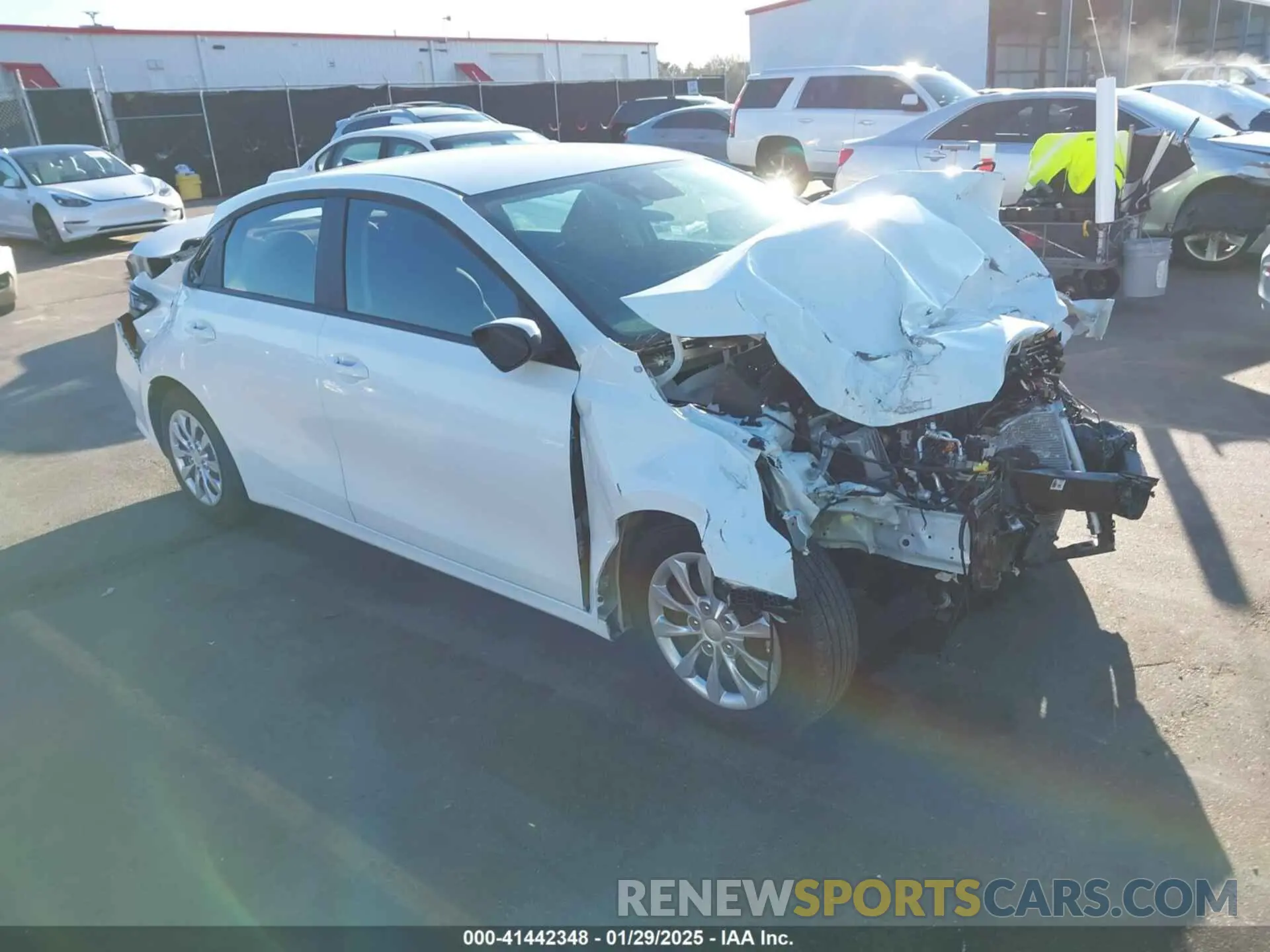 1 Photograph of a damaged car 3KPF24ADXRE822094 KIA FORTE 2024