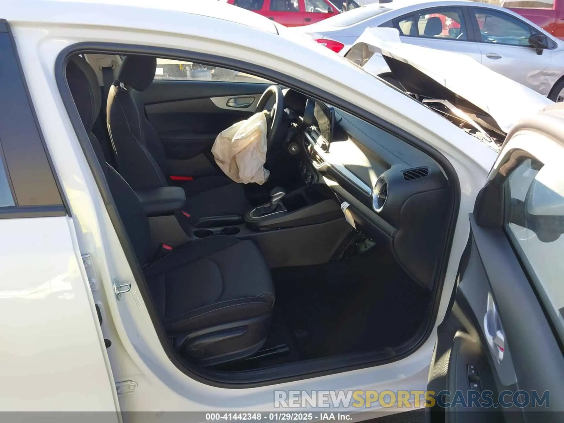 5 Photograph of a damaged car 3KPF24ADXRE822094 KIA FORTE 2024