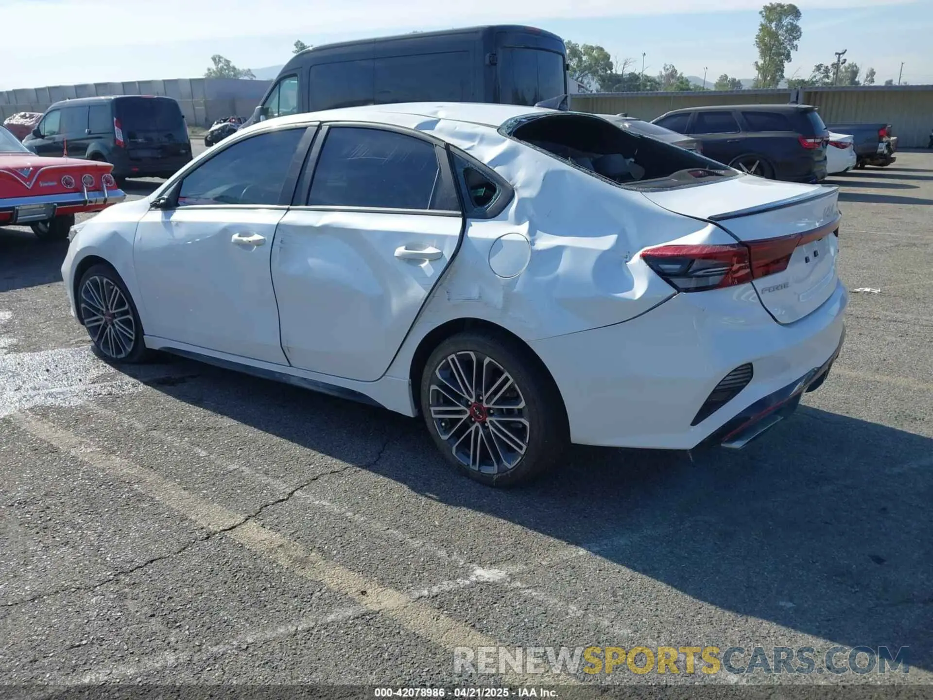 3 Фотография поврежденного автомобиля 3KPF44AC5RE699595 KIA FORTE 2024