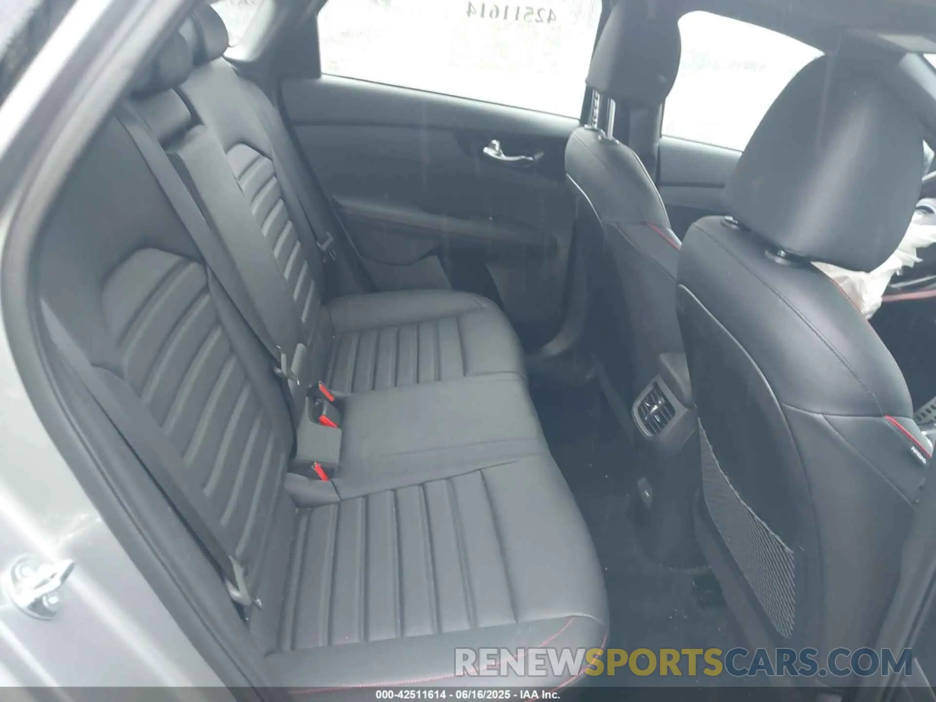 8 Фотография поврежденного автомобиля 3KPF44AC6RE782551 KIA FORTE 2024