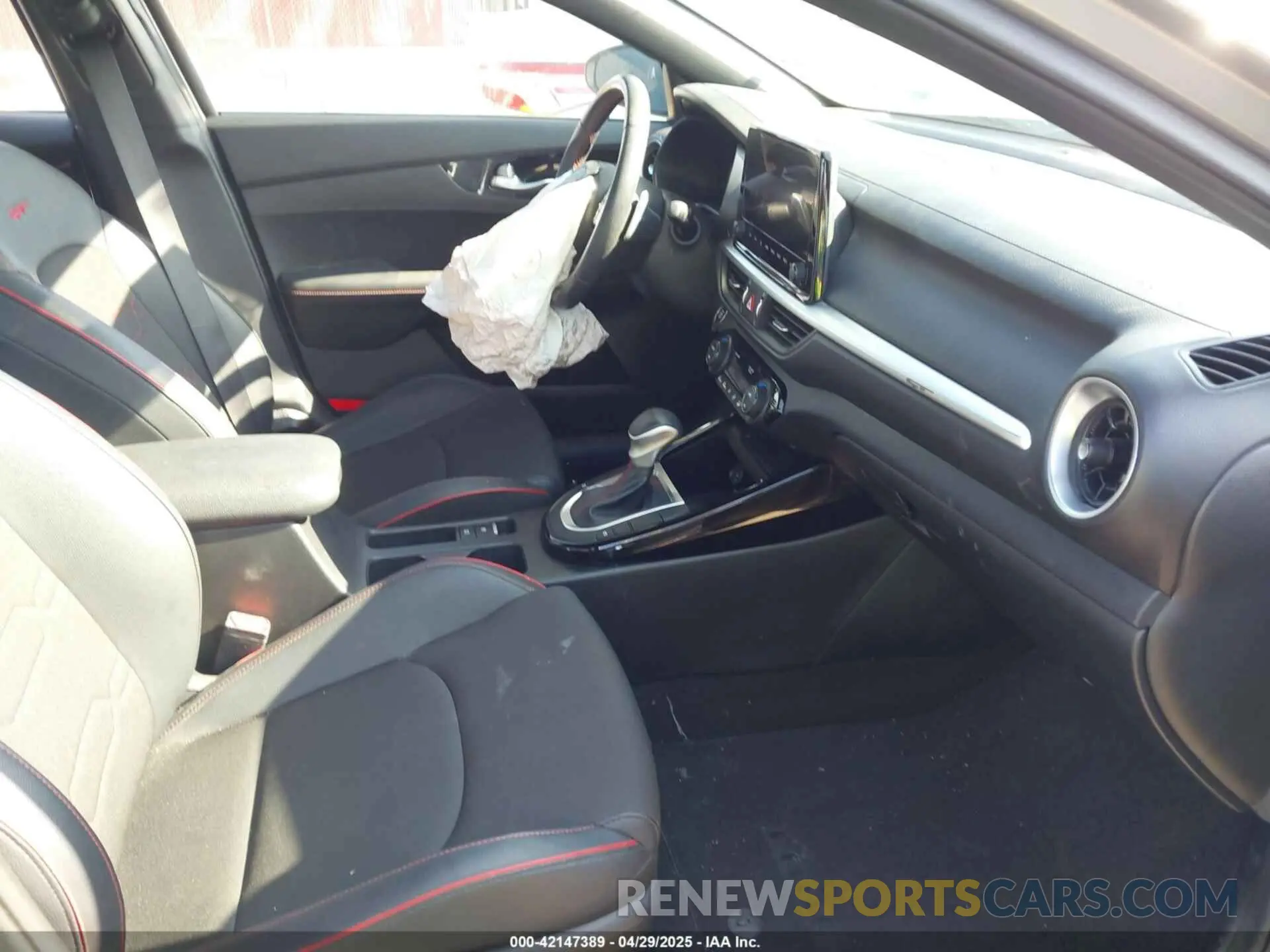 5 Фотография поврежденного автомобиля 3KPF44AC7RE802984 KIA FORTE 2024