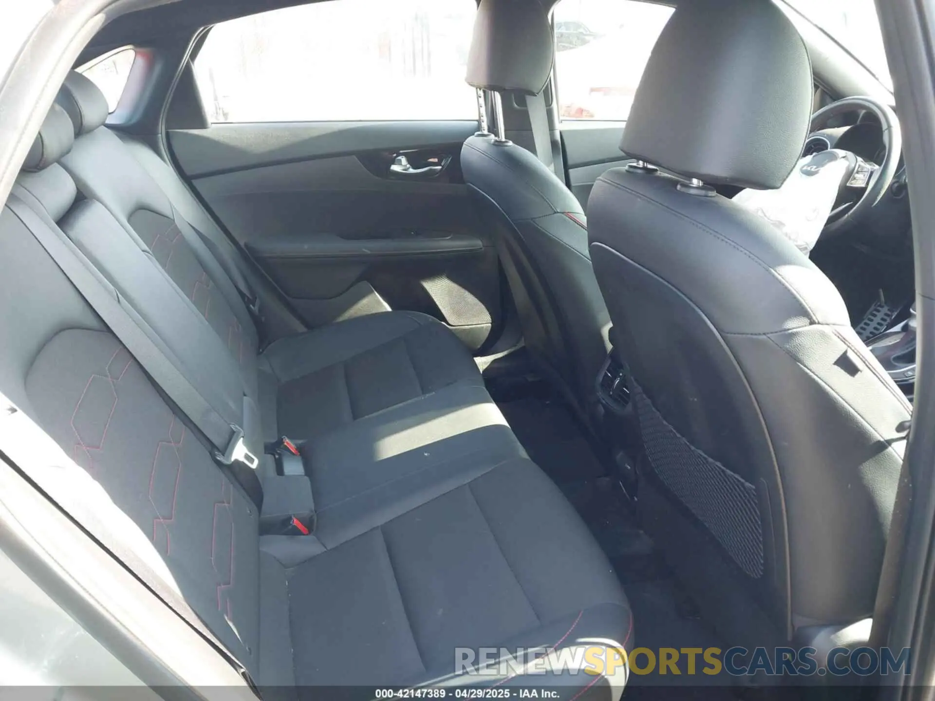 8 Фотография поврежденного автомобиля 3KPF44AC7RE802984 KIA FORTE 2024