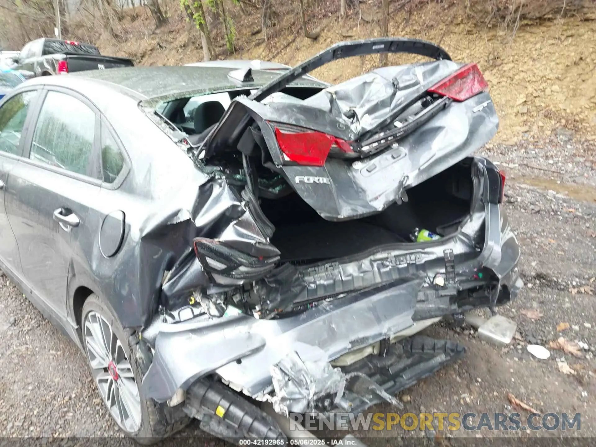 6 Photograph of a damaged car 3KPF44AC7RE823026 KIA FORTE 2024