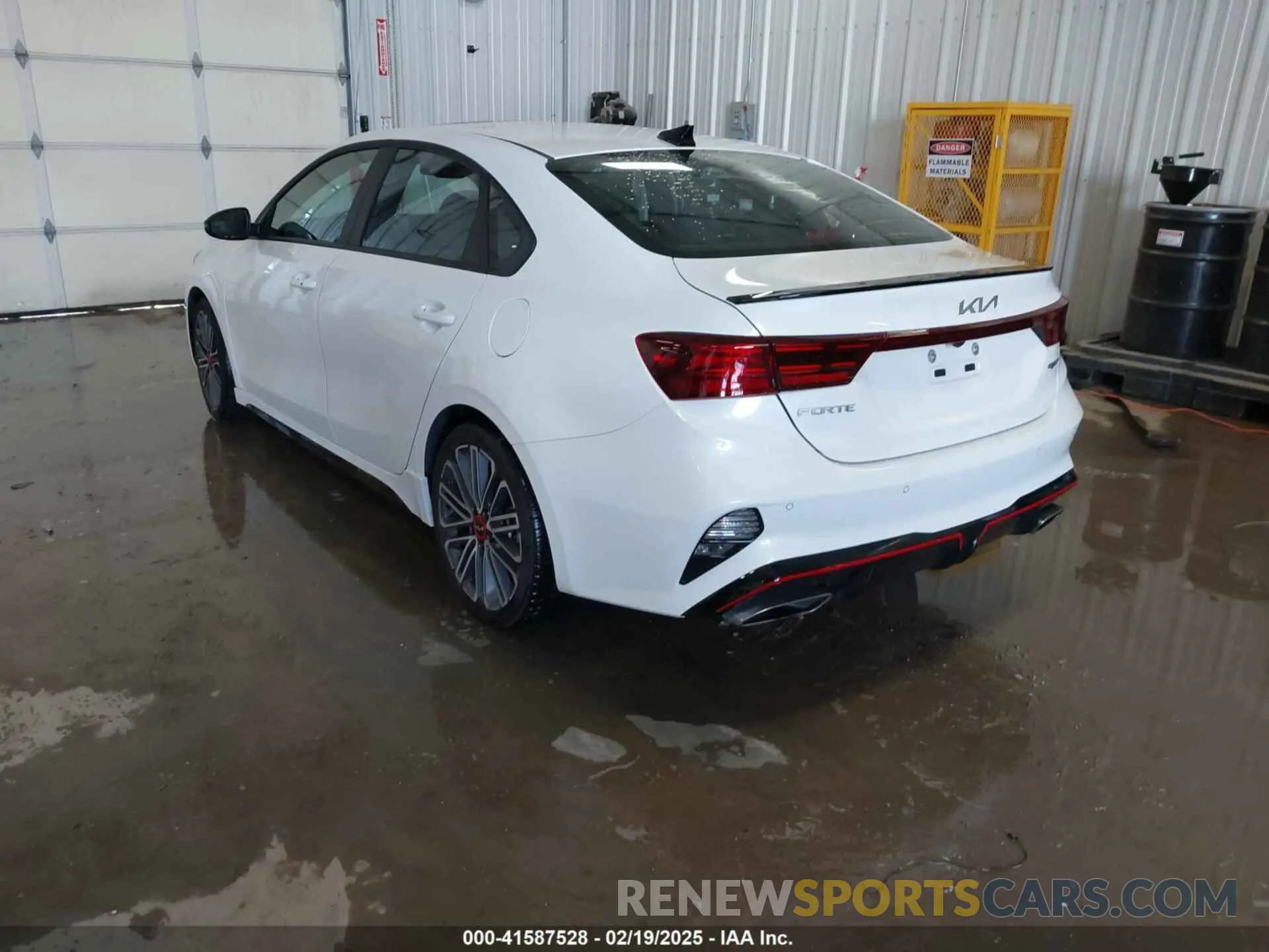 3 Photograph of a damaged car 3KPF44AC9RE840345 KIA FORTE 2024