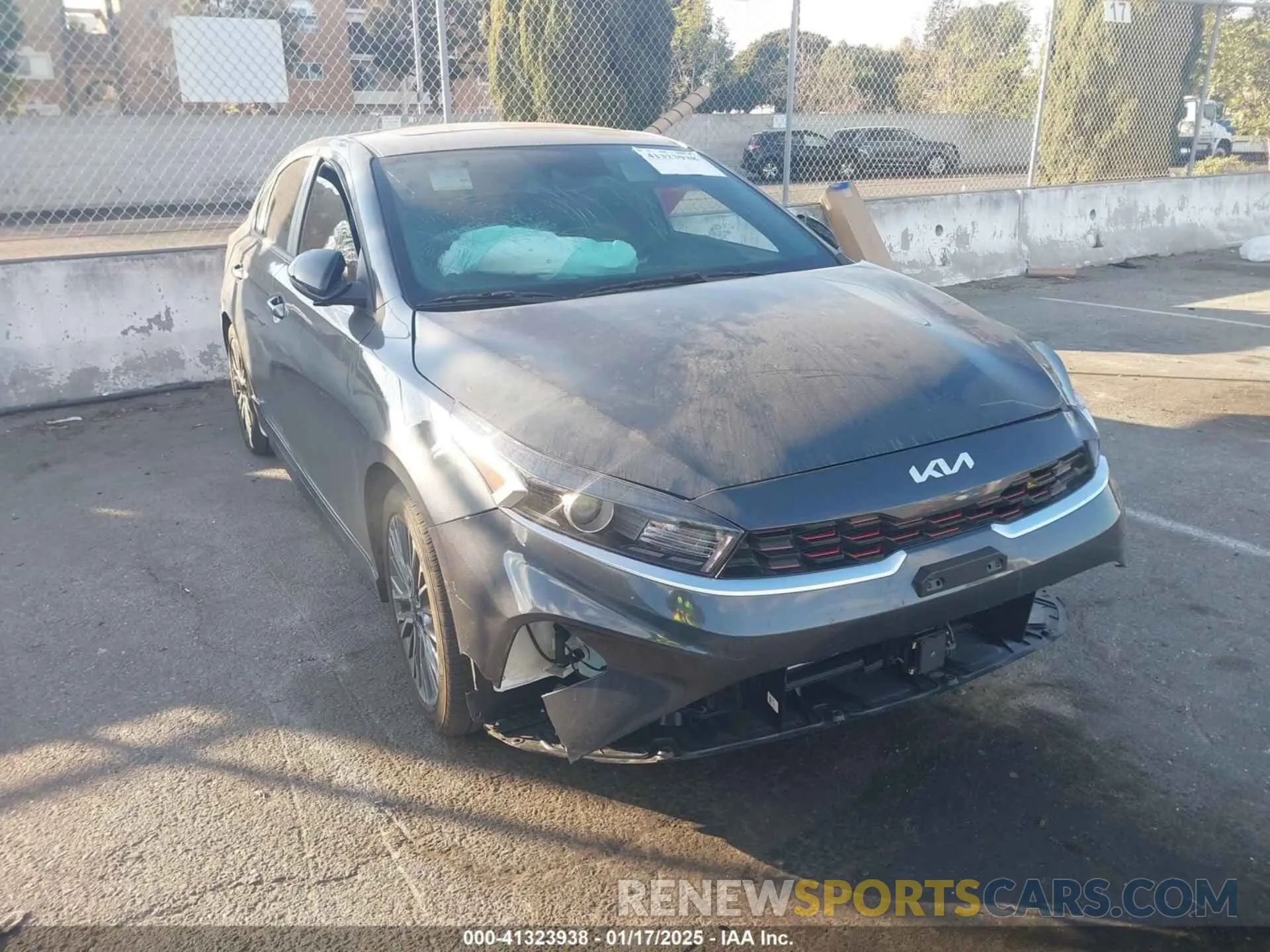 1 Фотография поврежденного автомобиля 3KPF54AD0RE778582 KIA FORTE 2024