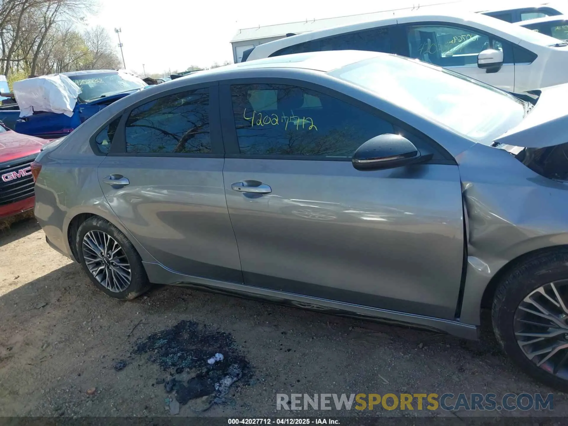 14 Фотография поврежденного автомобиля 3KPF54AD0RE801536 KIA FORTE 2024