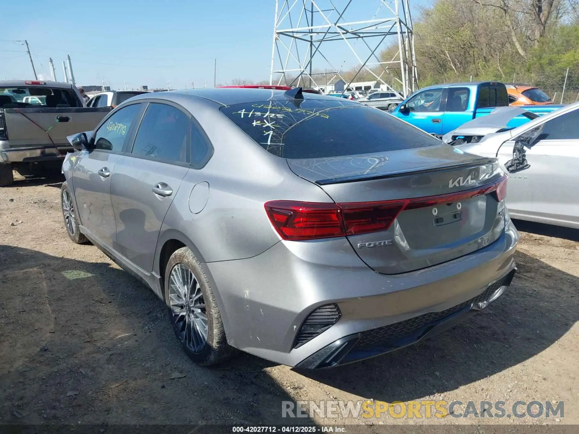 3 Фотография поврежденного автомобиля 3KPF54AD0RE801536 KIA FORTE 2024