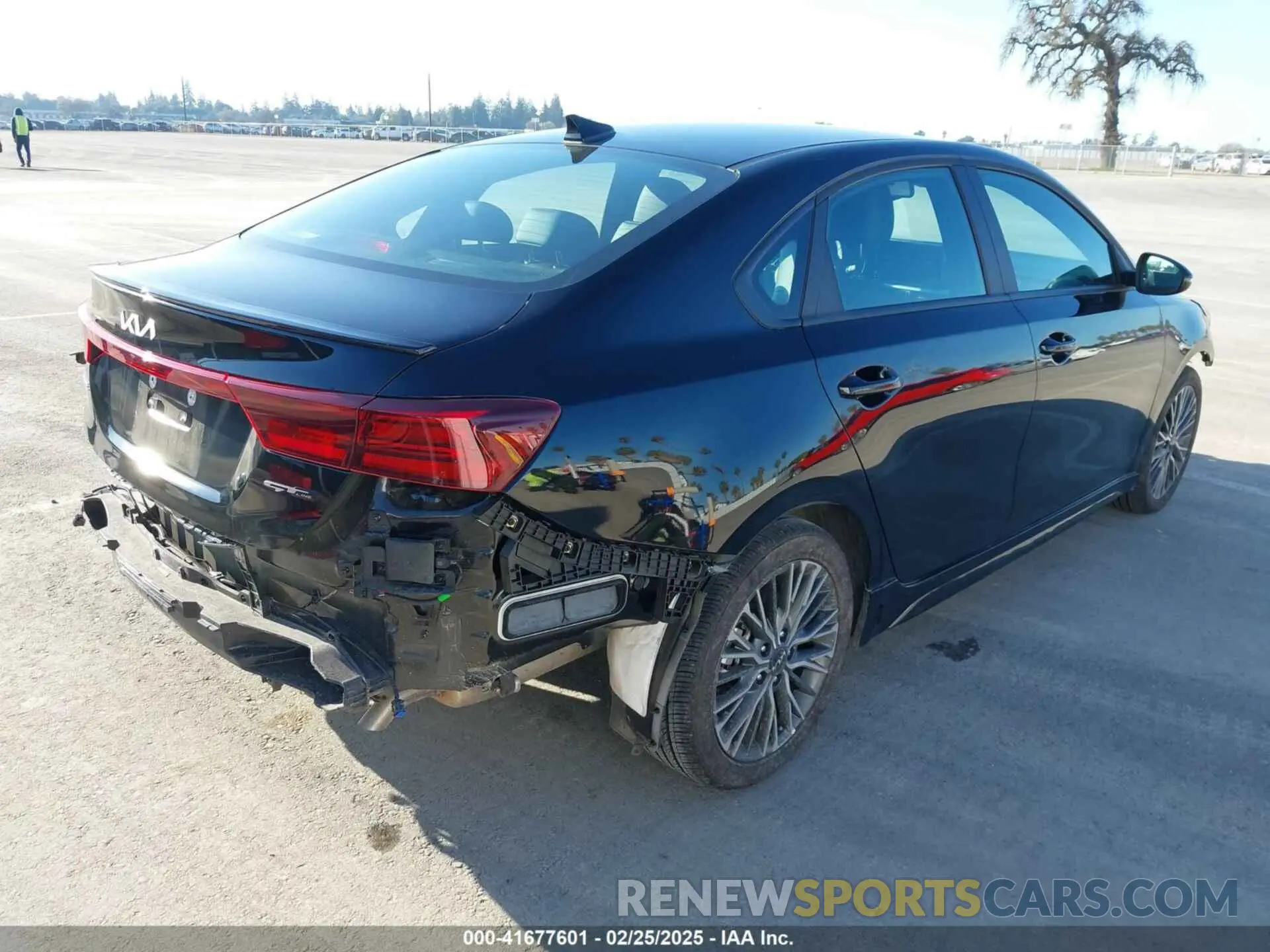 4 Photograph of a damaged car 3KPF54AD0RE825500 KIA FORTE 2024