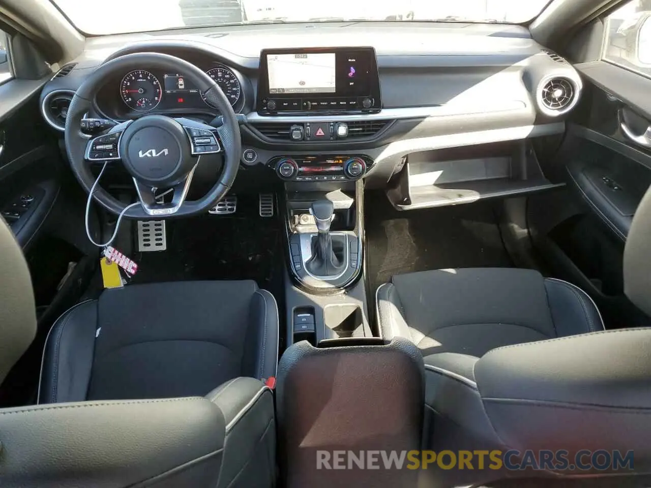 8 Фотография поврежденного автомобиля 3KPF54AD1RE707357 KIA FORTE 2024