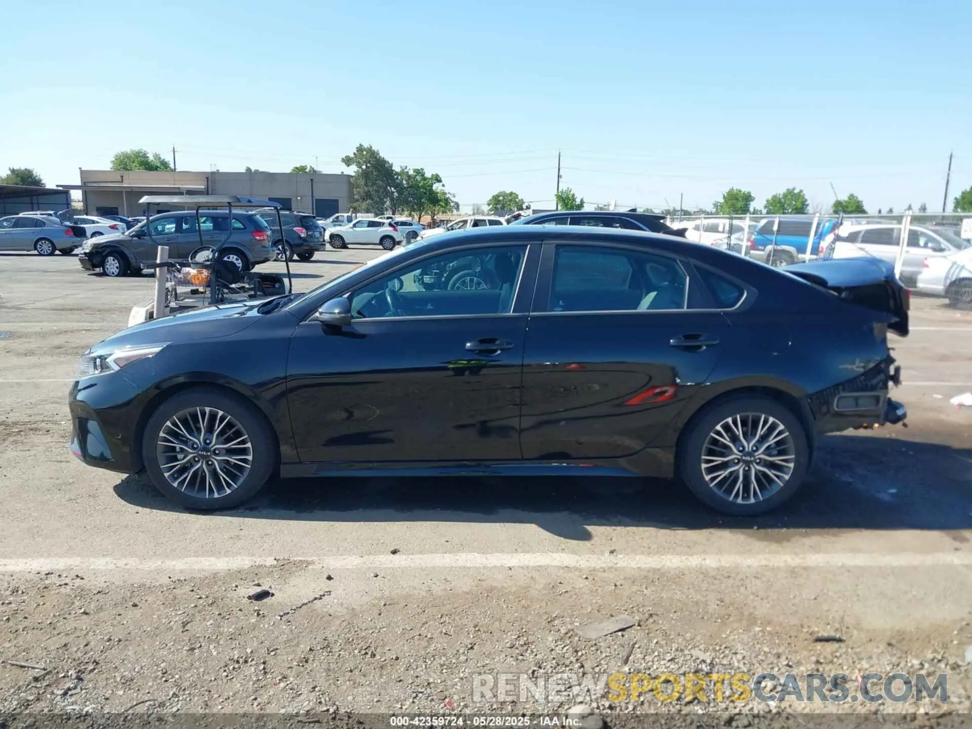 14 Photograph of a damaged car 3KPF54AD1RE726121 KIA FORTE 2024