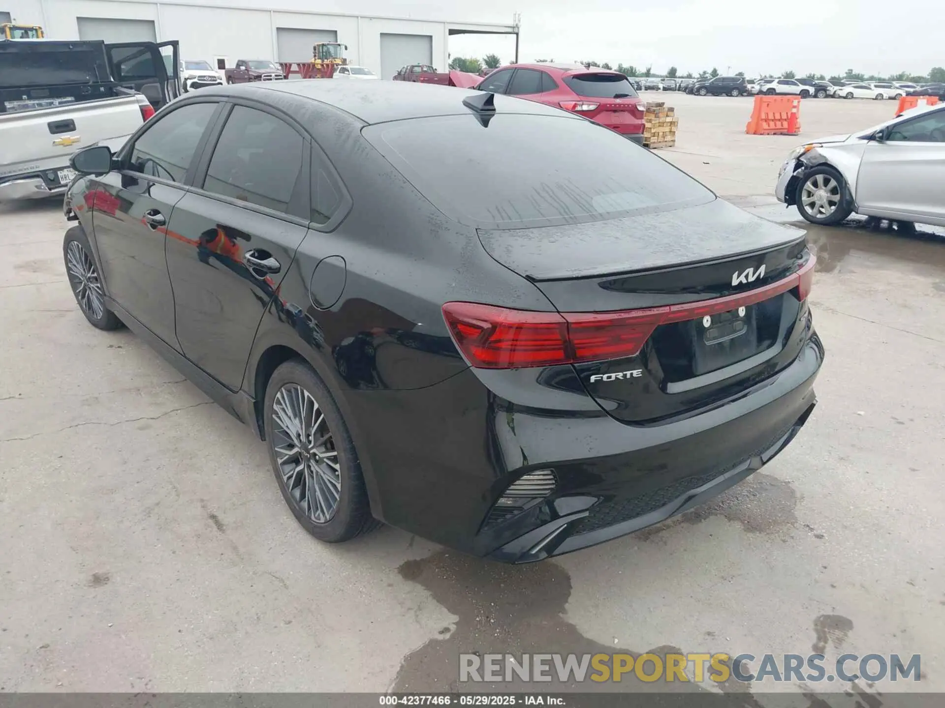 3 Photograph of a damaged car 3KPF54AD1RE759216 KIA FORTE 2024